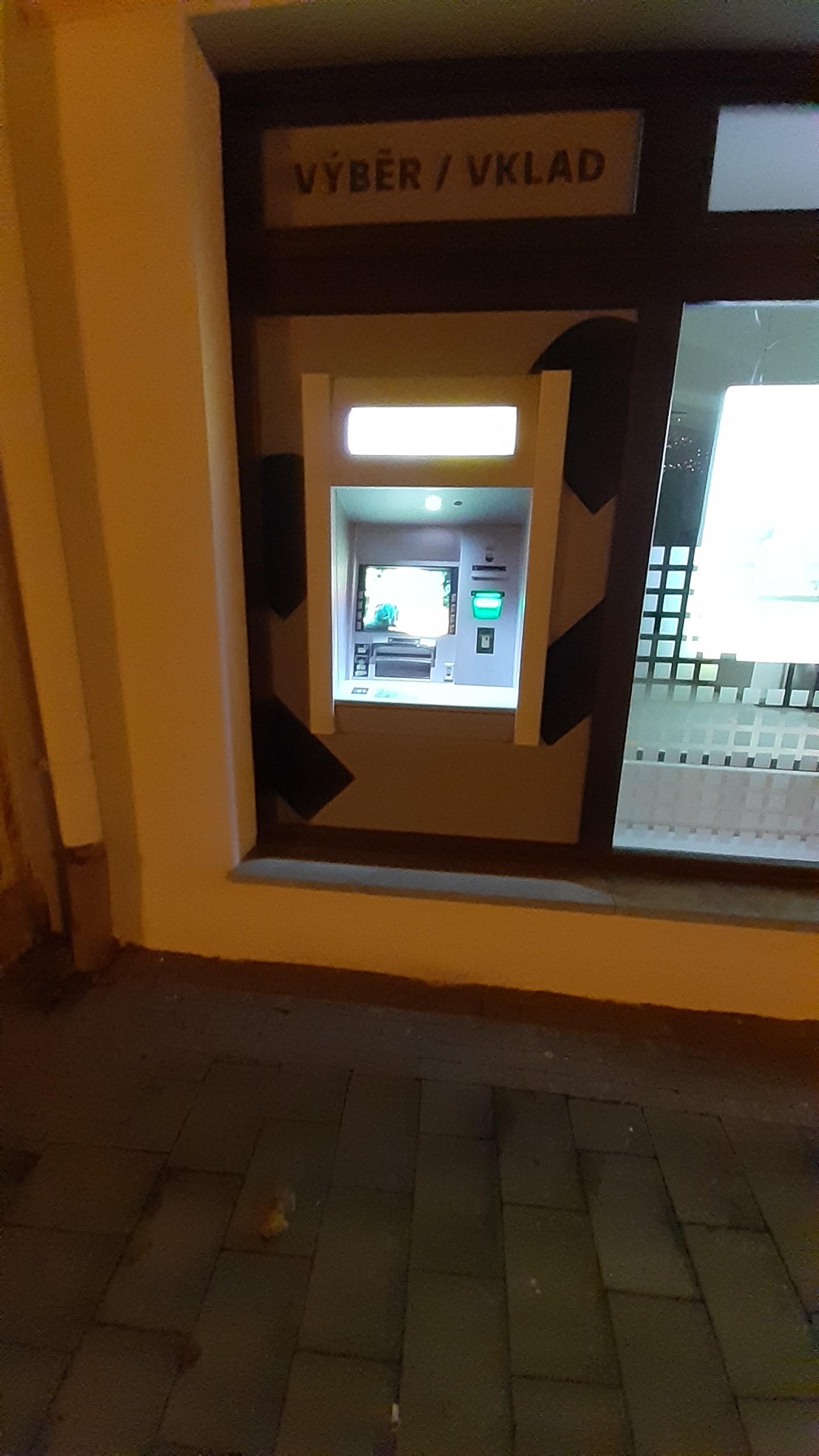 Raiffeisenbank - bankomat foto 2