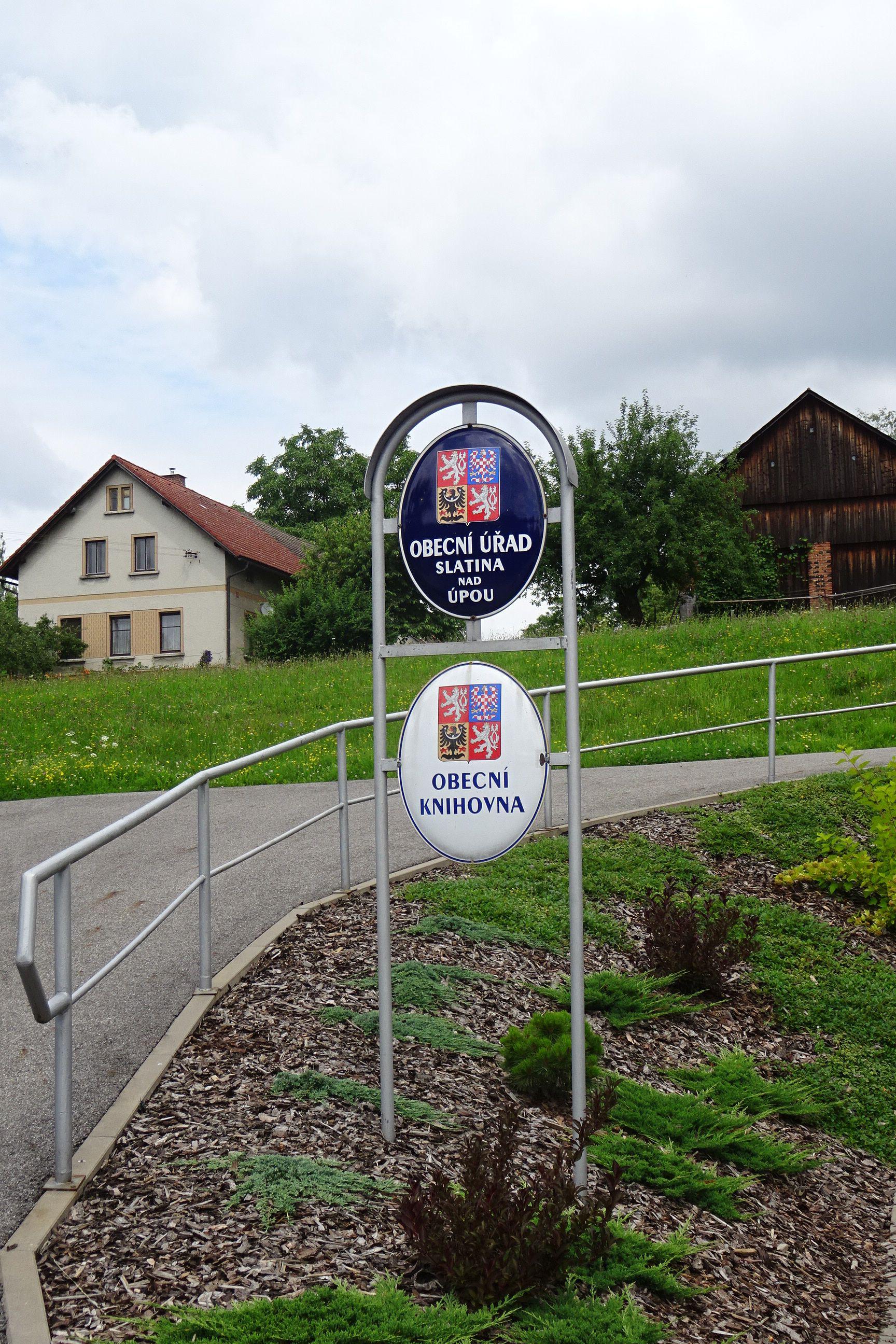 Slatina nad Úpou - obecní úřad foto 4