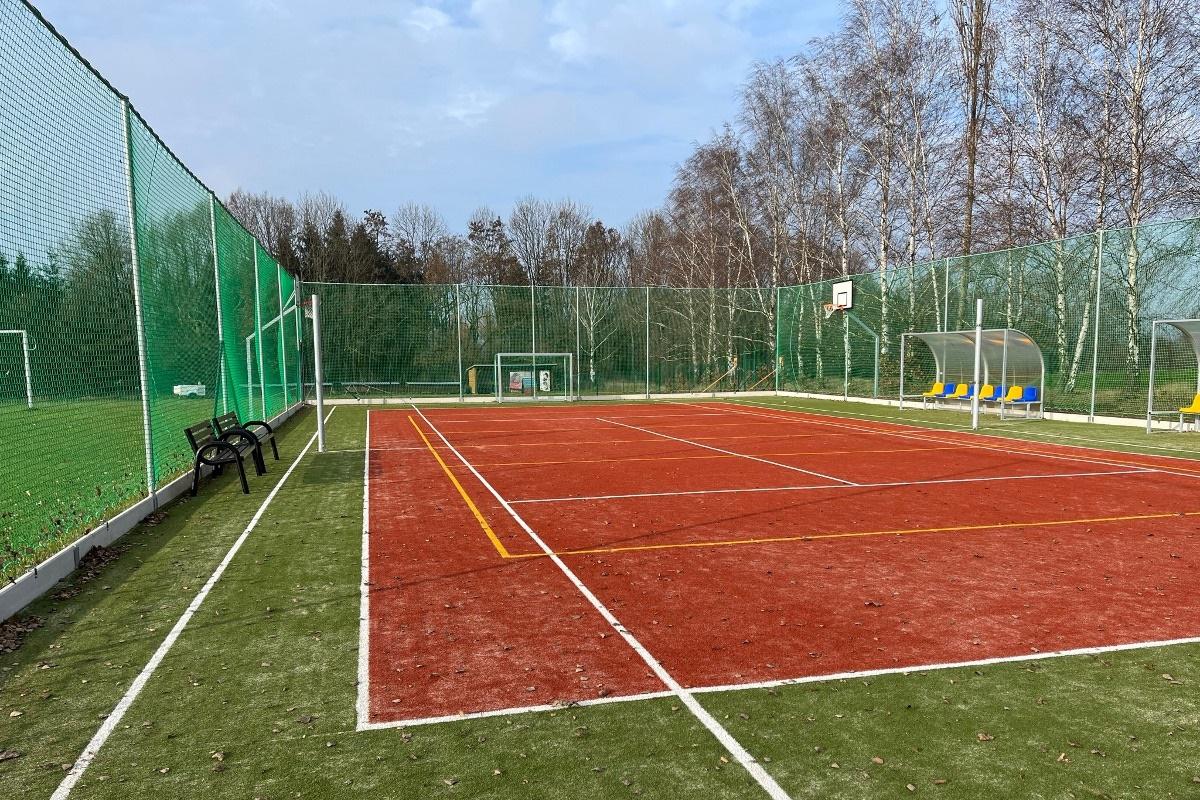 Budujeme sportovní hřiště