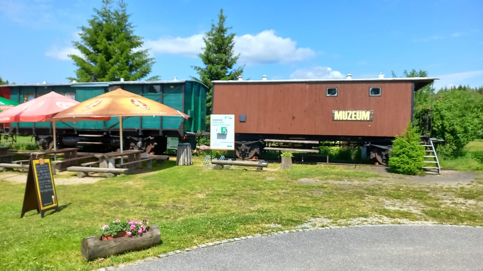 Nabíjecí stanice Krčma Vagon - Pošumavská jižní dráha foto 6