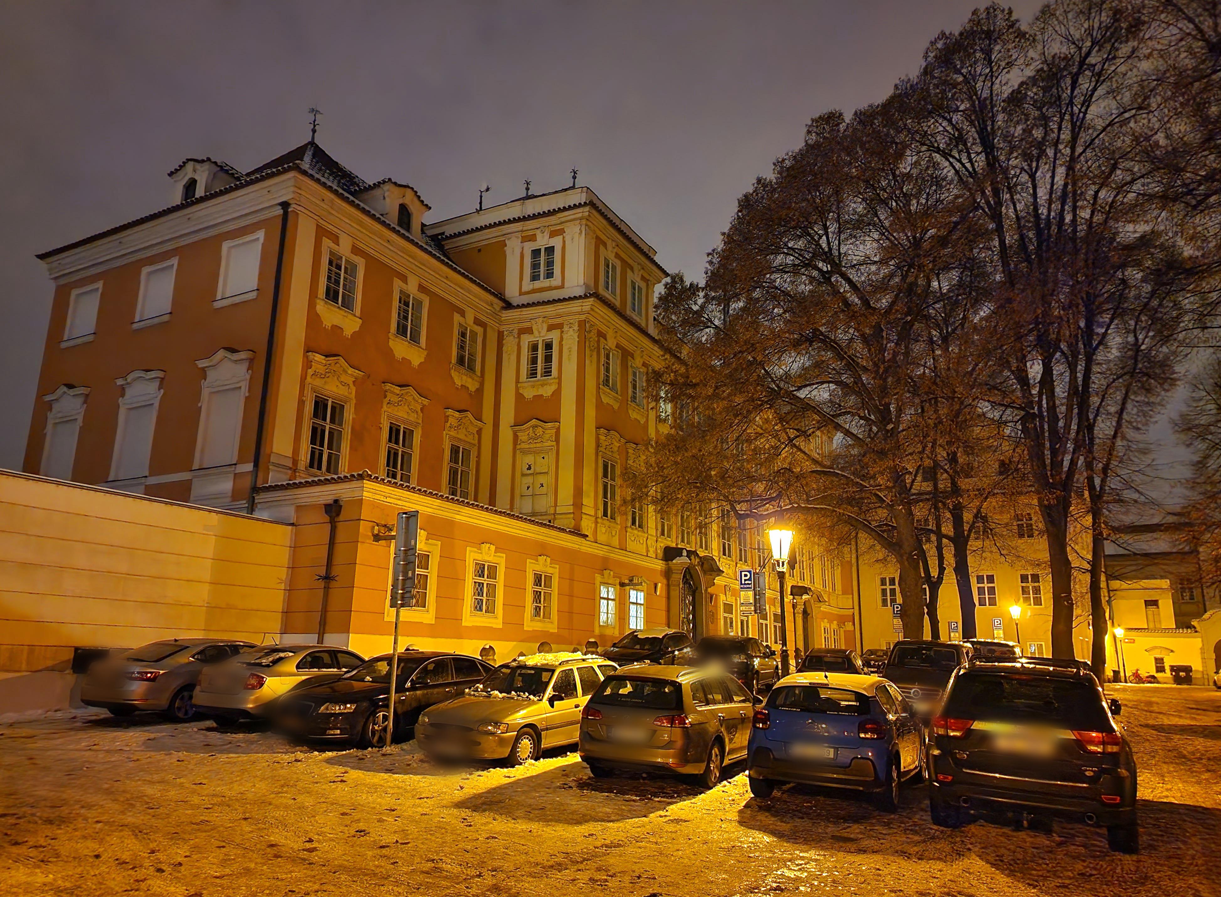 Francie - Velvyslanectví Francouzské republiky foto 2