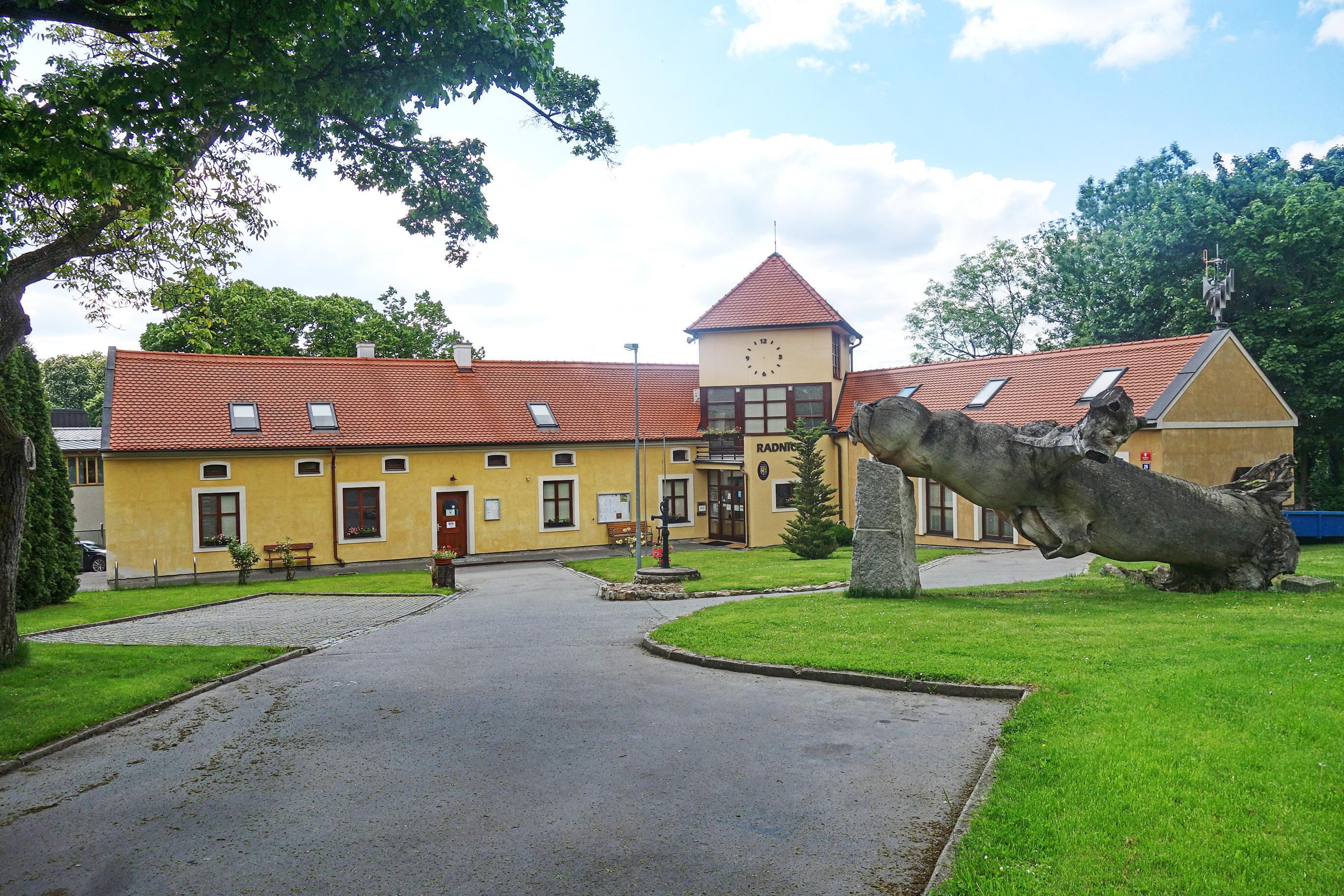 Úřad městské části Praha-Koloděje foto 3