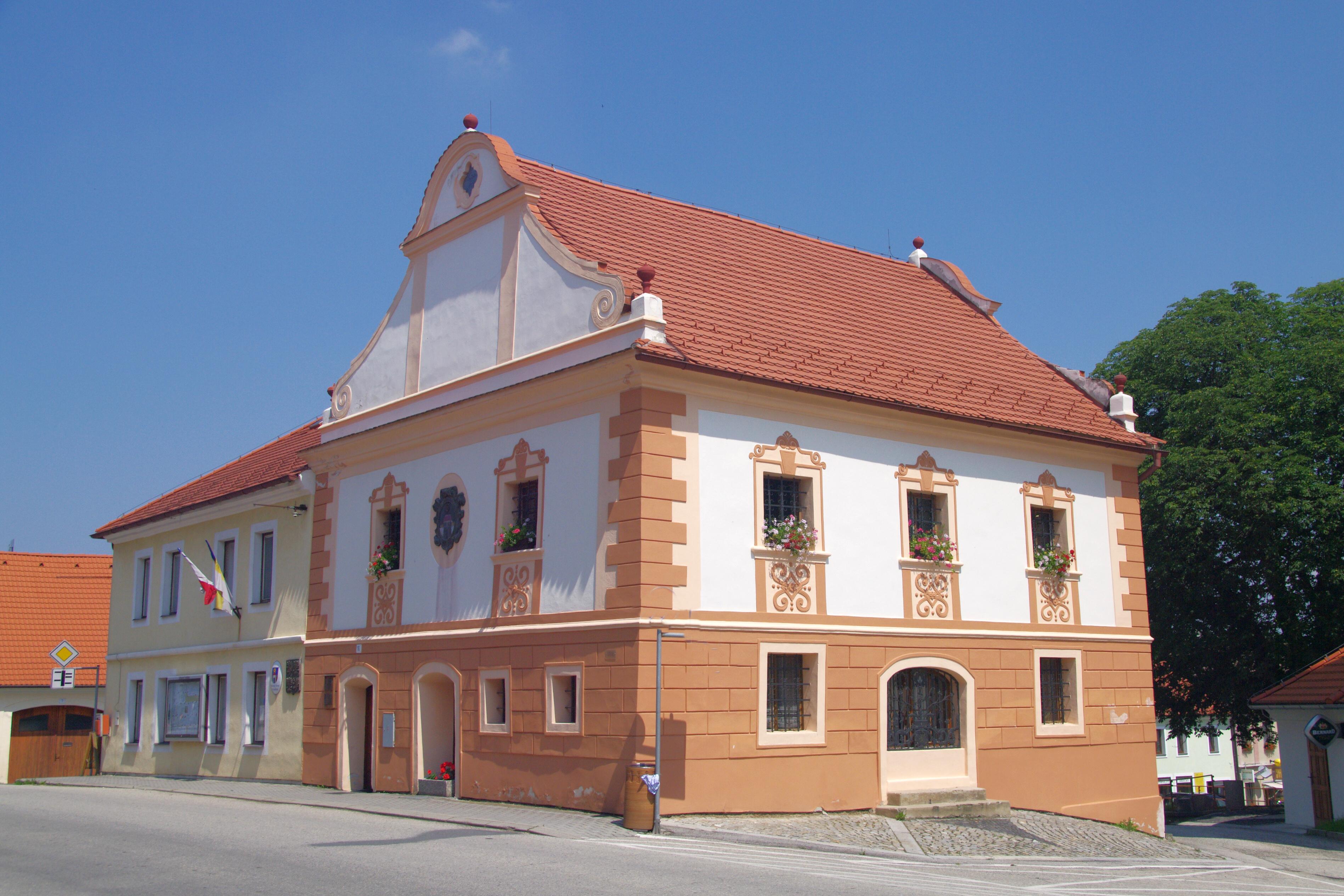 Velešín - městský úřad foto 2