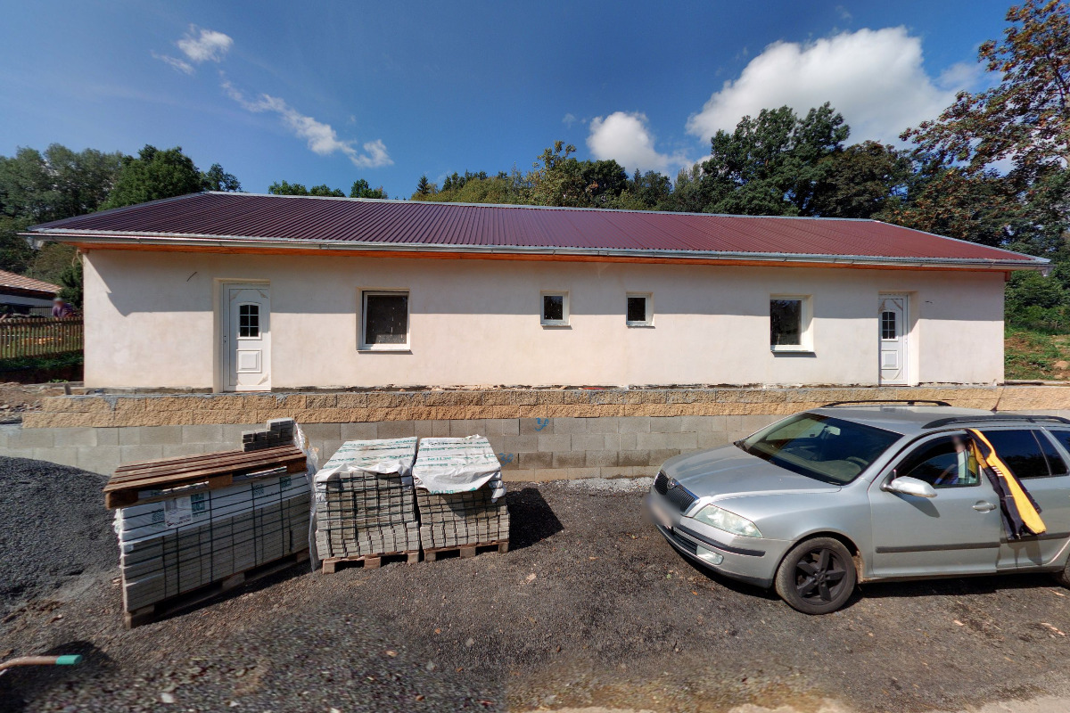 Na červené louce Líbá 6