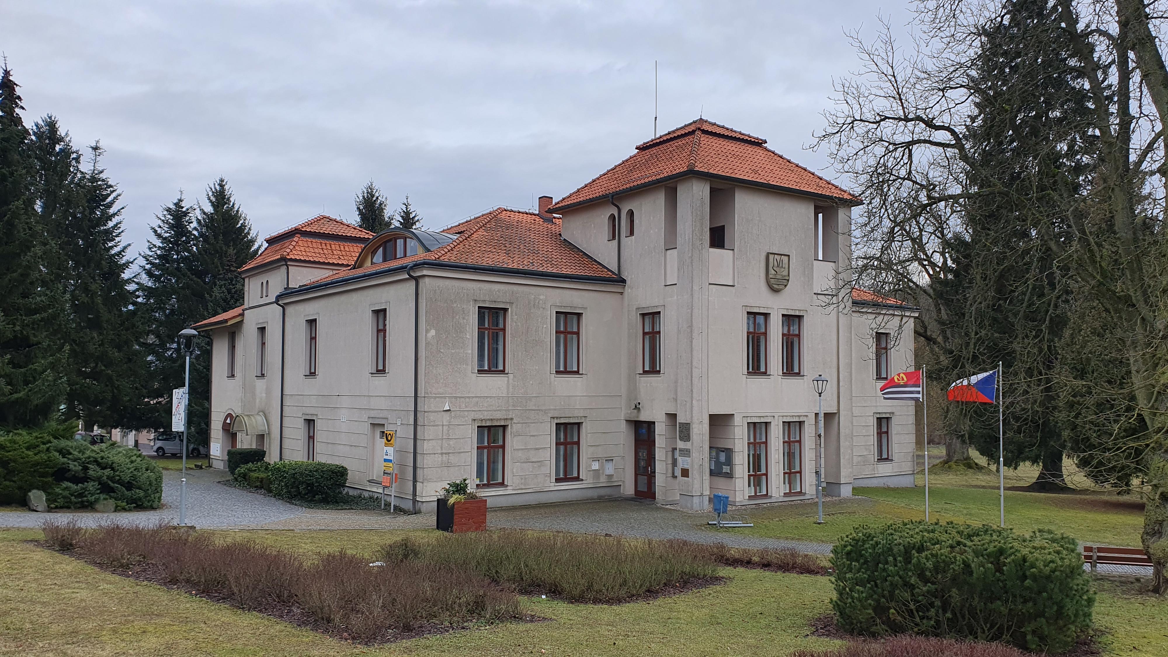 Velichovky - obecní úřad foto 6