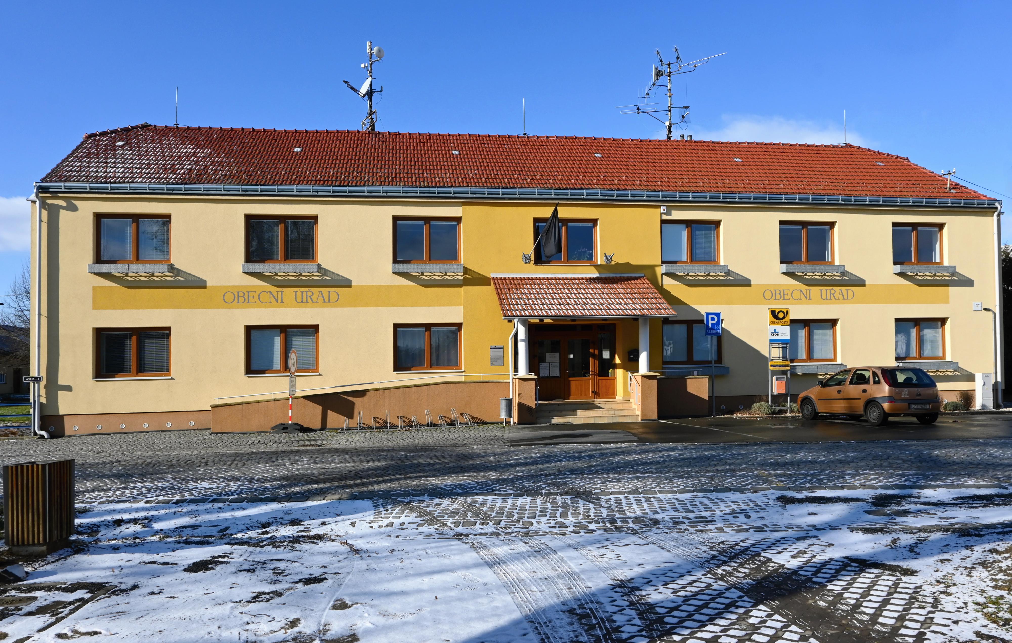 Radslavice - obecní úřad foto 2