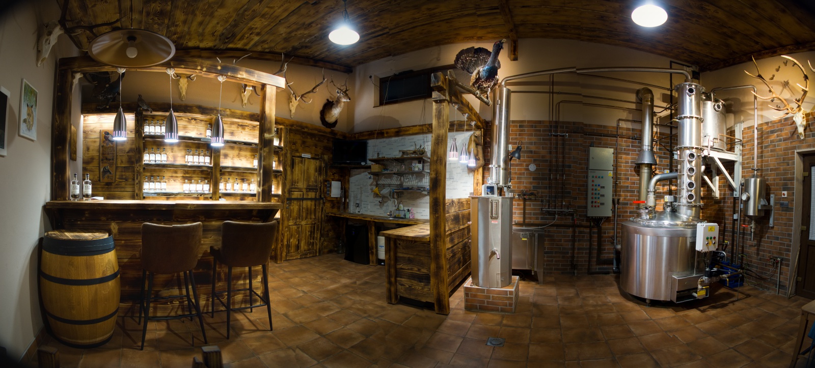 Karl LIQ Distillery foto 2