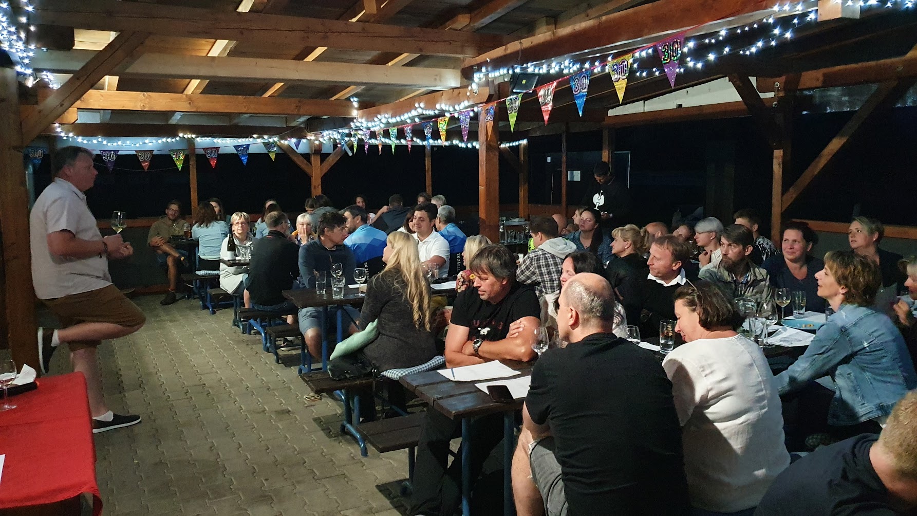 Sportovní areál Zásada, hospůdka na hřišti foto 3