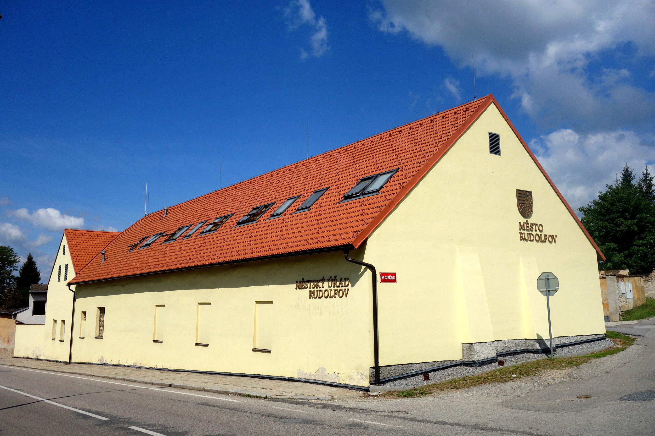 Rudolfov - městský úřad foto 2
