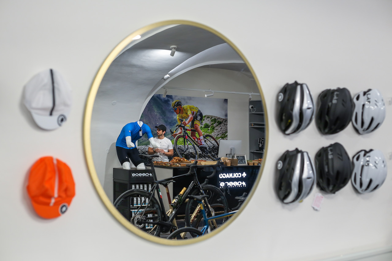 COLNAGO & ASSOS ProShop foto 5