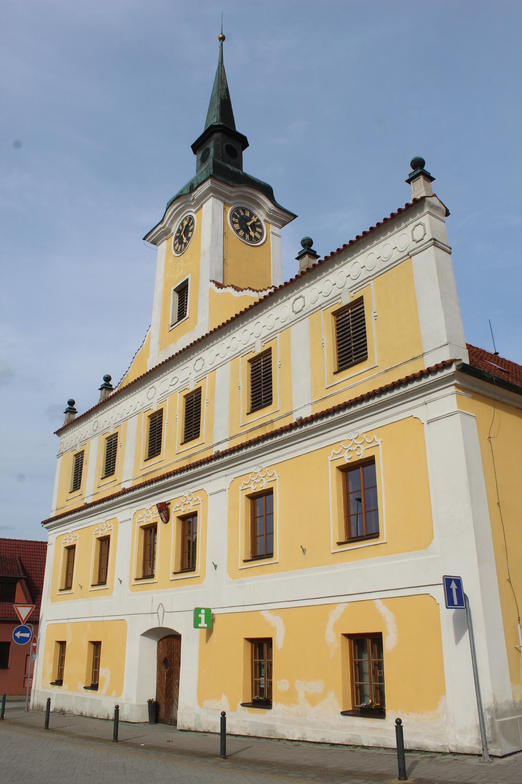 Městská knihovna Lomnice nad Lužnicí foto 2