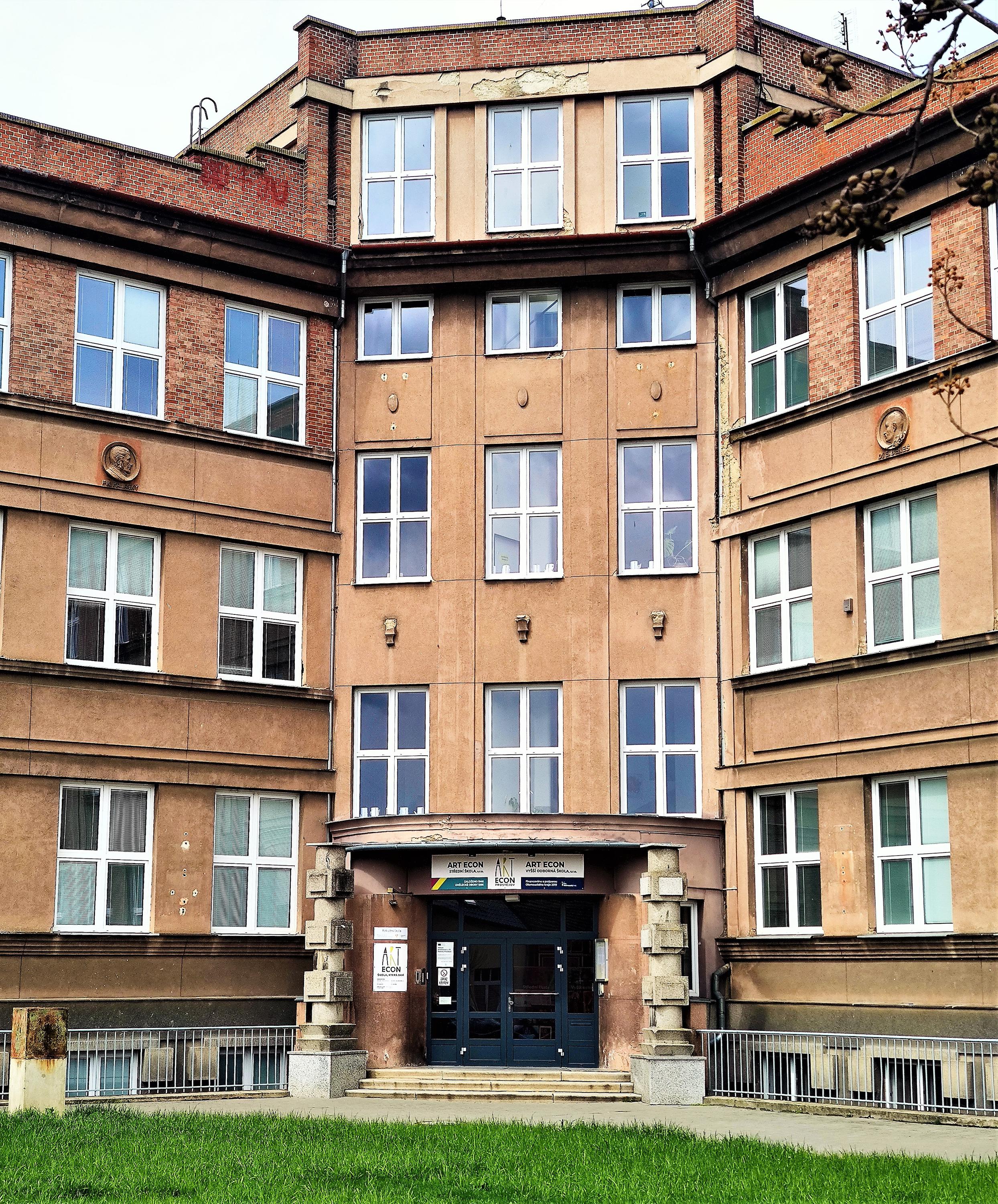 ART ECON - Vyšší odborná škola, s.r.o. foto 3