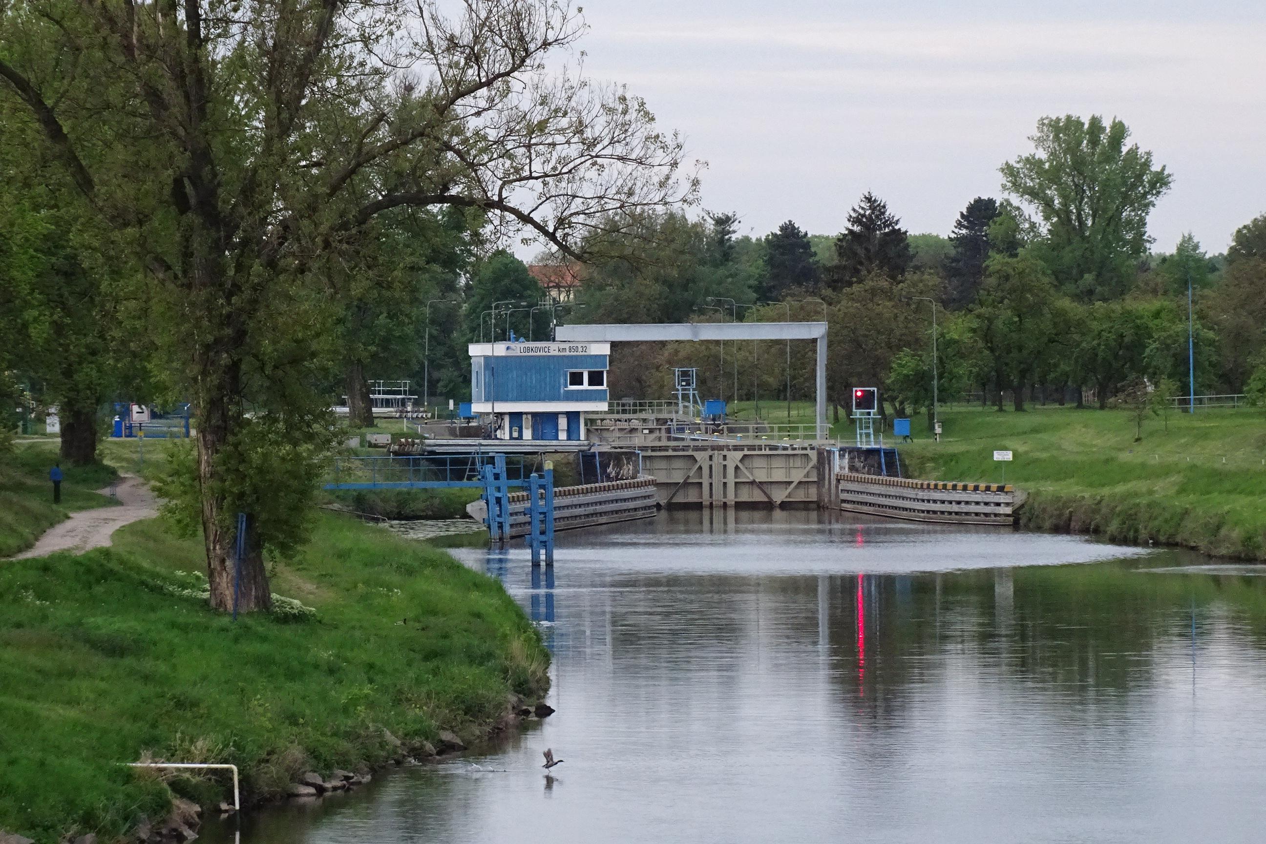 Plavební komora Lobkovice foto 1