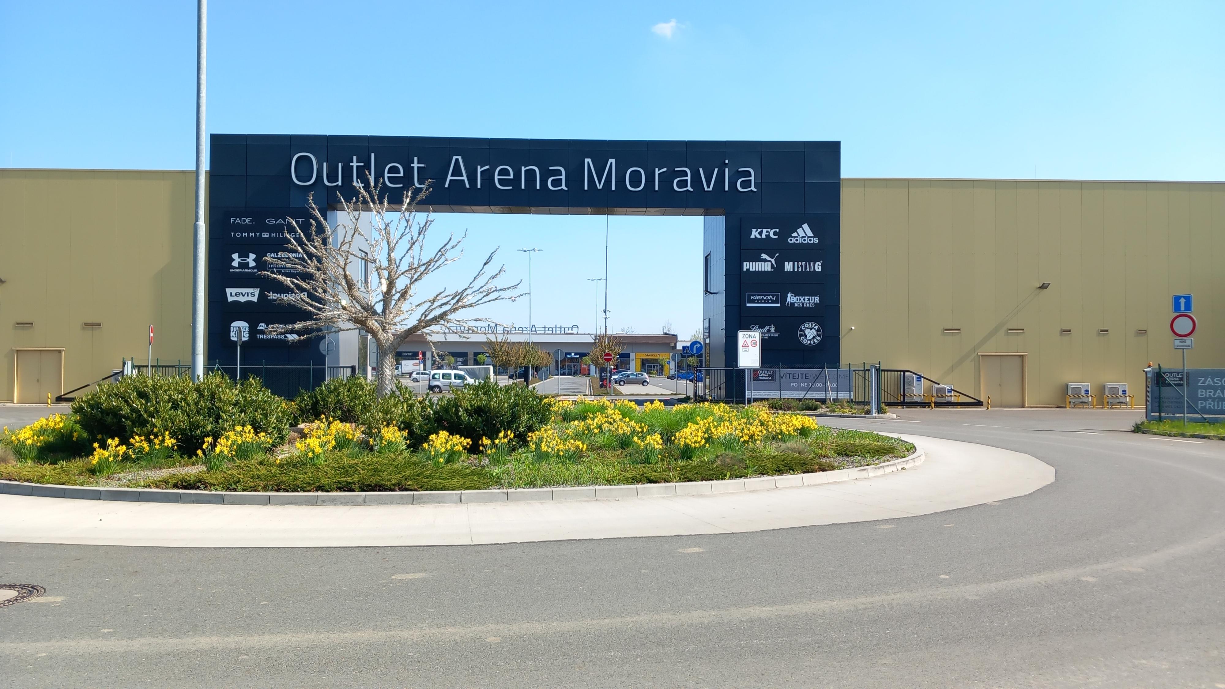 Nabíjecí stanice Outlet Arena Moravia foto 2