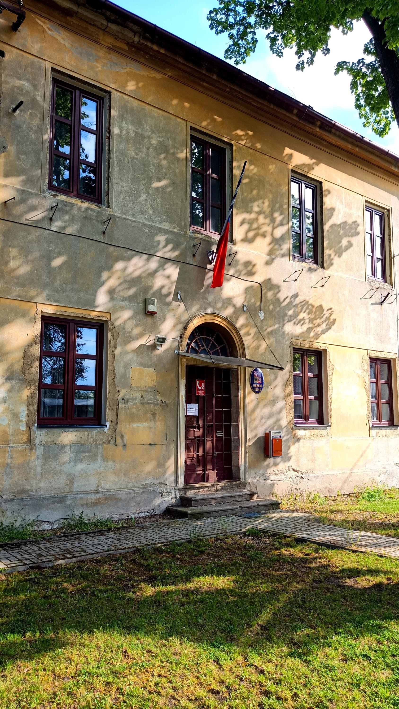 Zálužice - obecní úřad foto 2