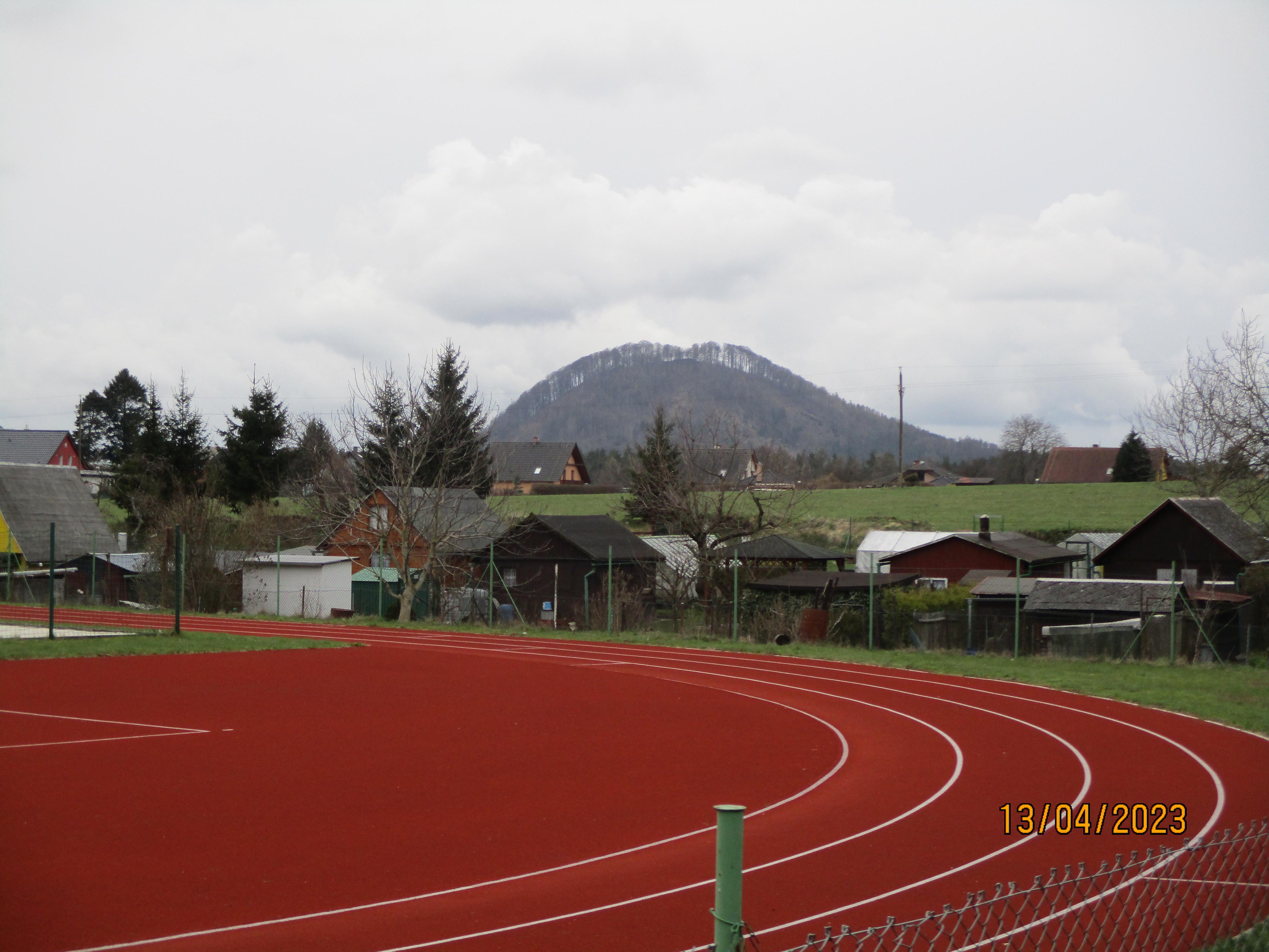 Fotbalové hřiště ZŠ a MŠ Bohumila Hynka Cvikov foto 3