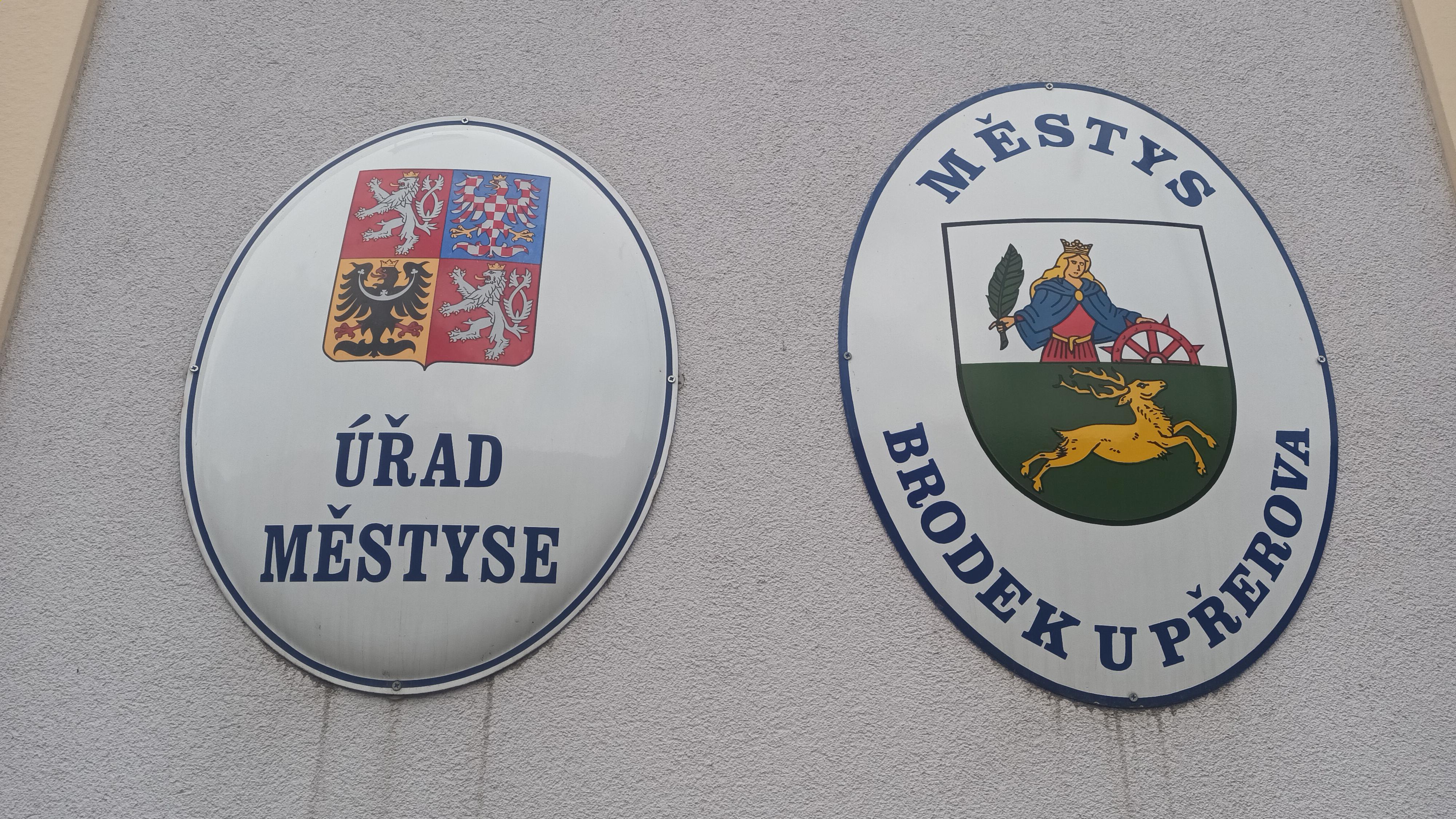 Brodek u Přerova - úřad městyse foto 2