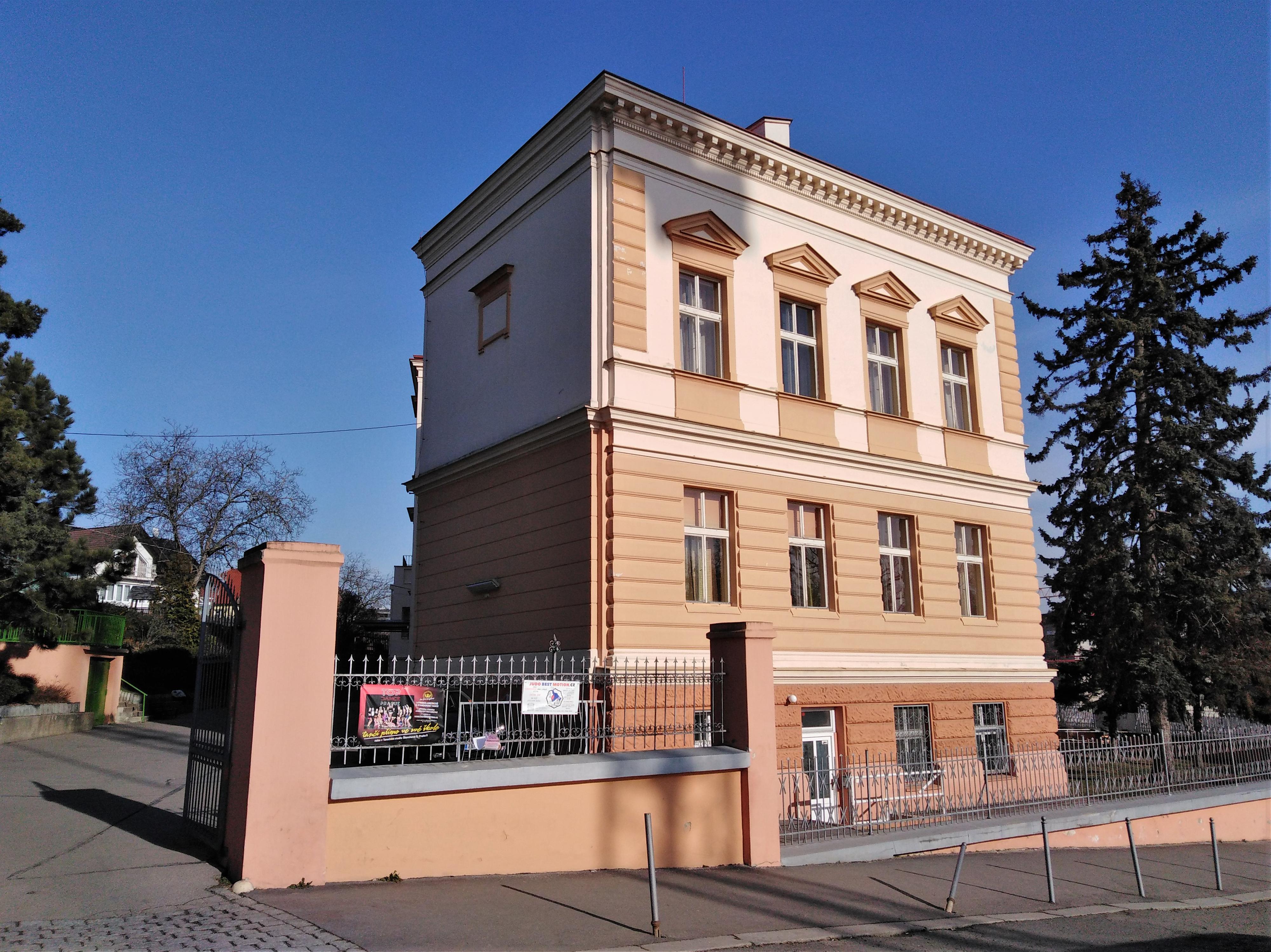 ZŠ Praha 5,  Podbělohorská foto 2