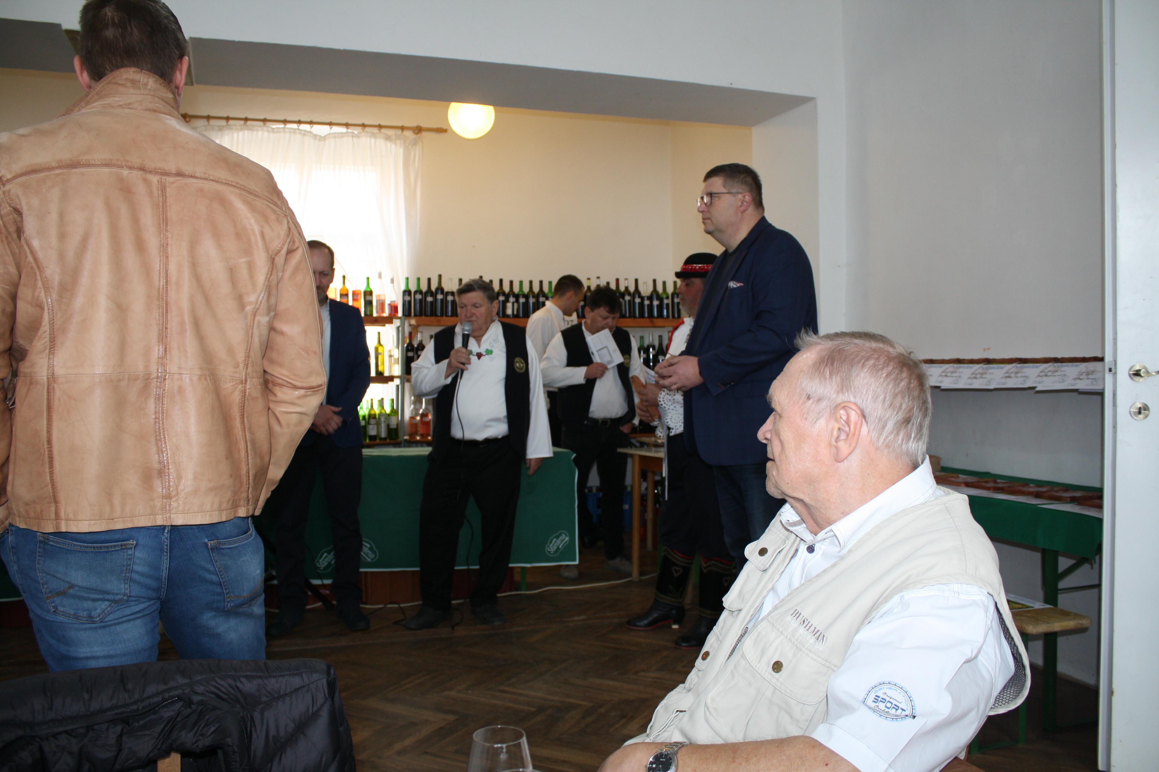 Miroslavské Knínice - obecní úřad foto 3