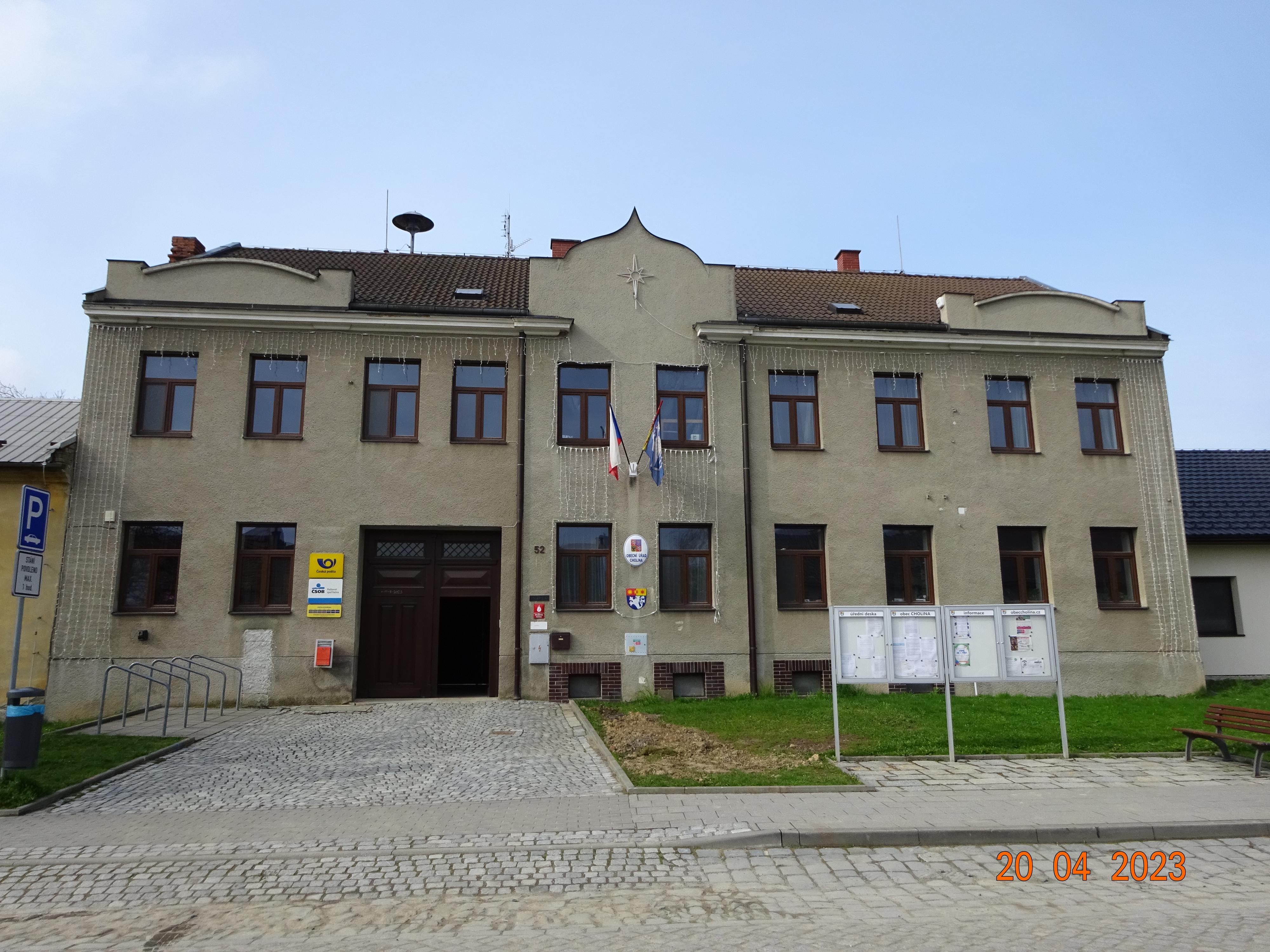 Cholina - obecní úřad foto 2