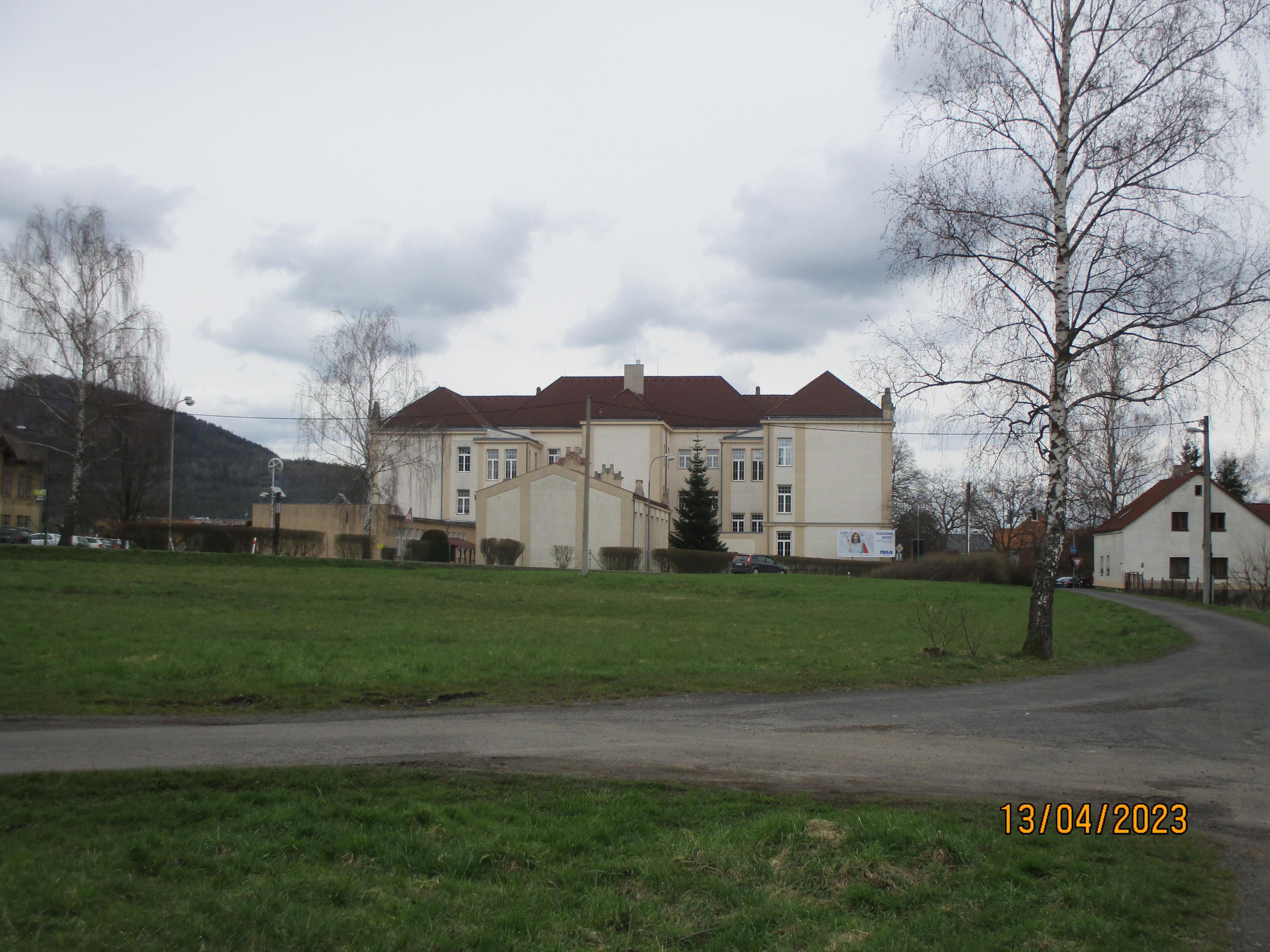 ZŠ a MŠ Bohumila Hynka Cvikov, Sad 5. května foto 6