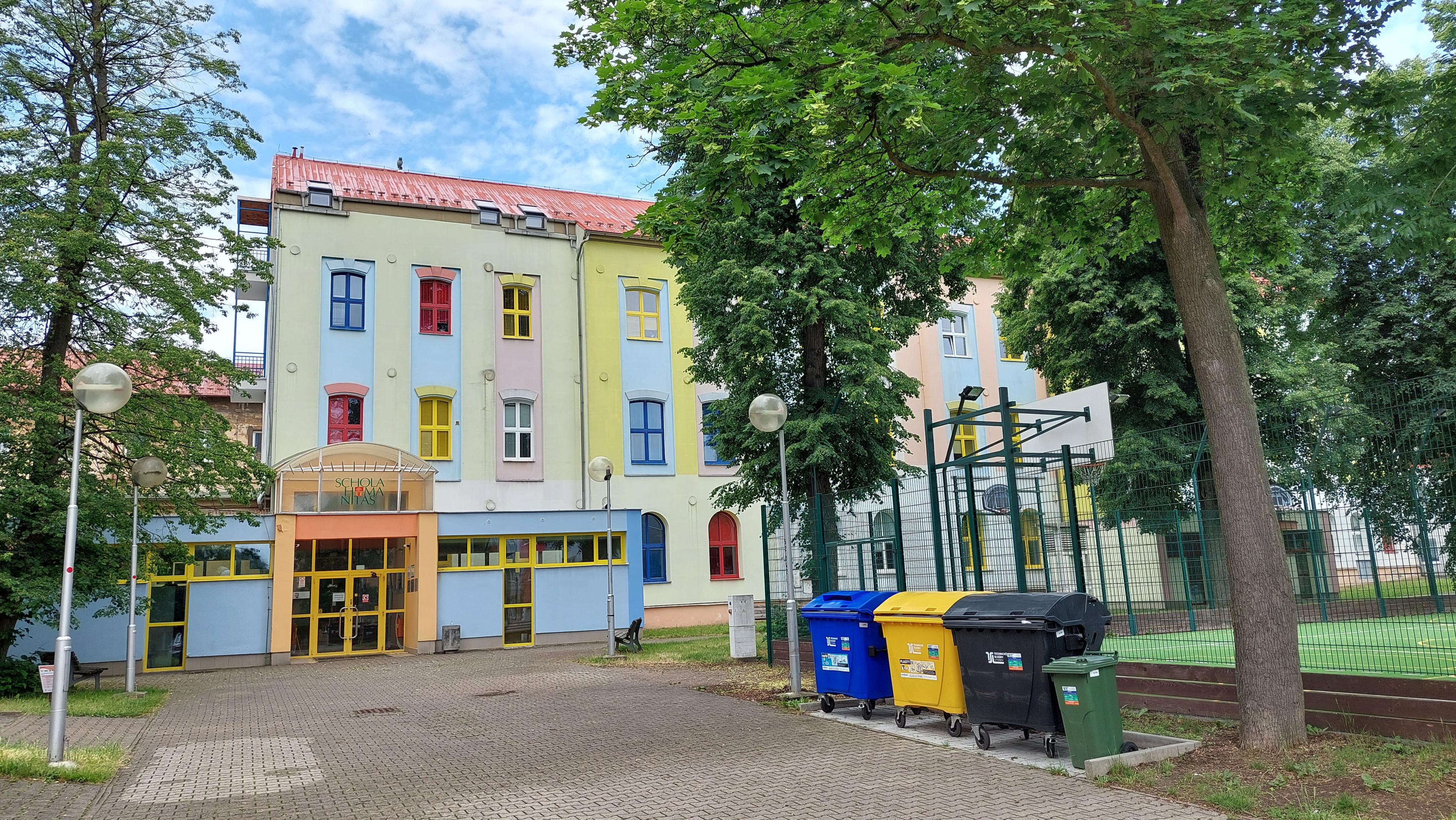 Střední odborná škola pro ochranu a obnovu životního prostředí - Schola Humanitas Litvínov