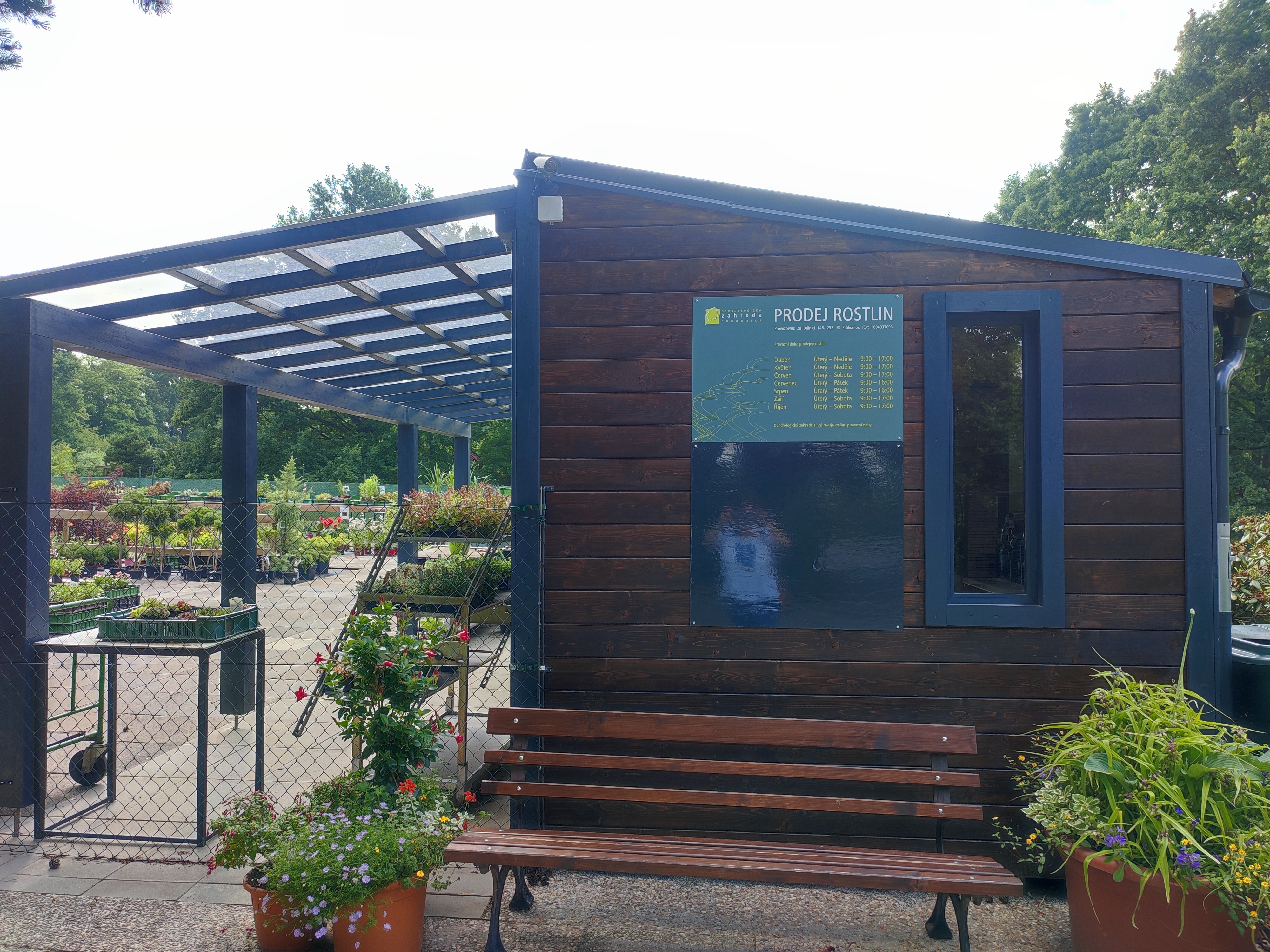 Dendrologická zahrada - Prodejna rostlin