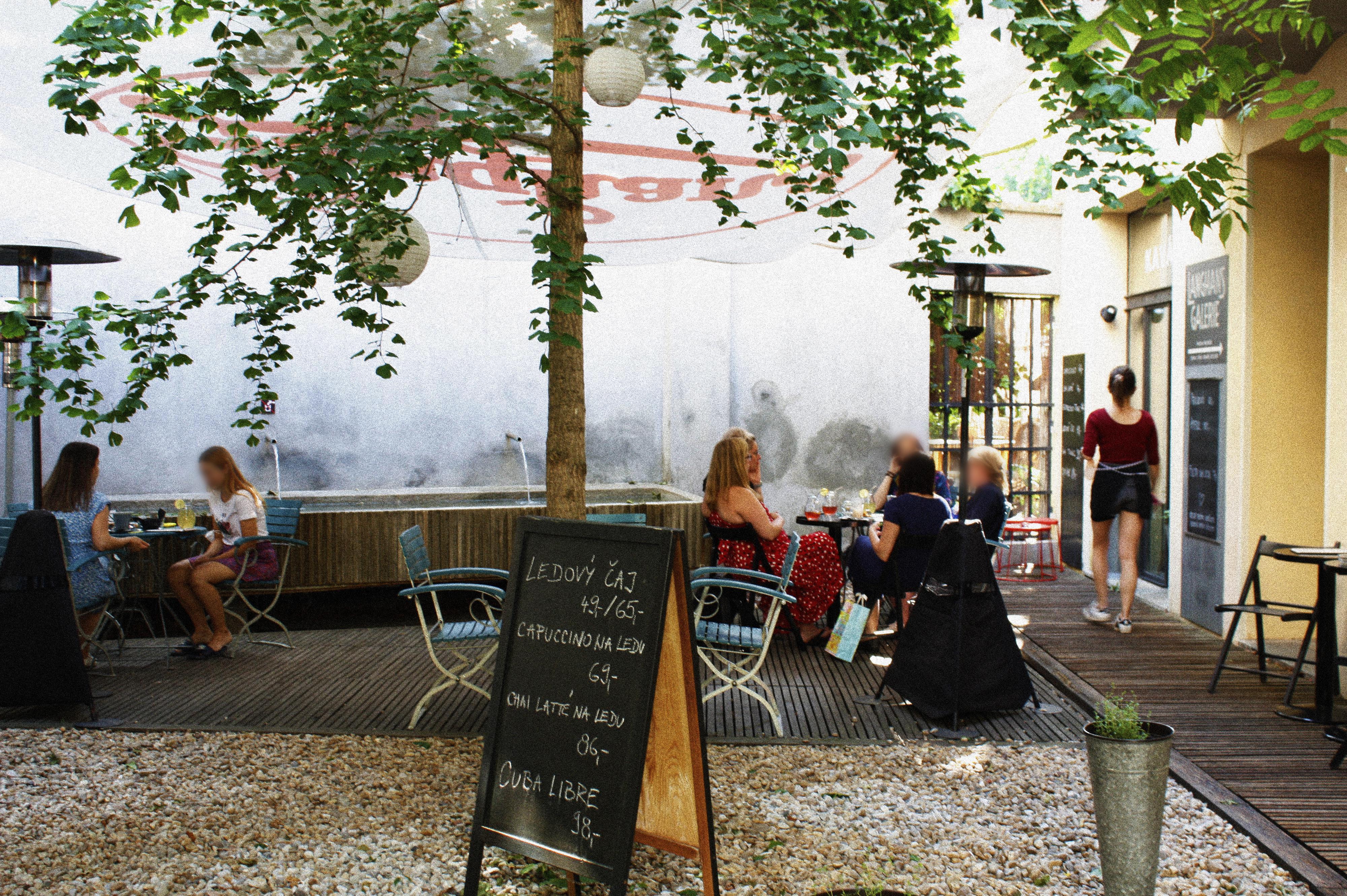 Langhans - Kavárna a Centrum Člověka v tísni