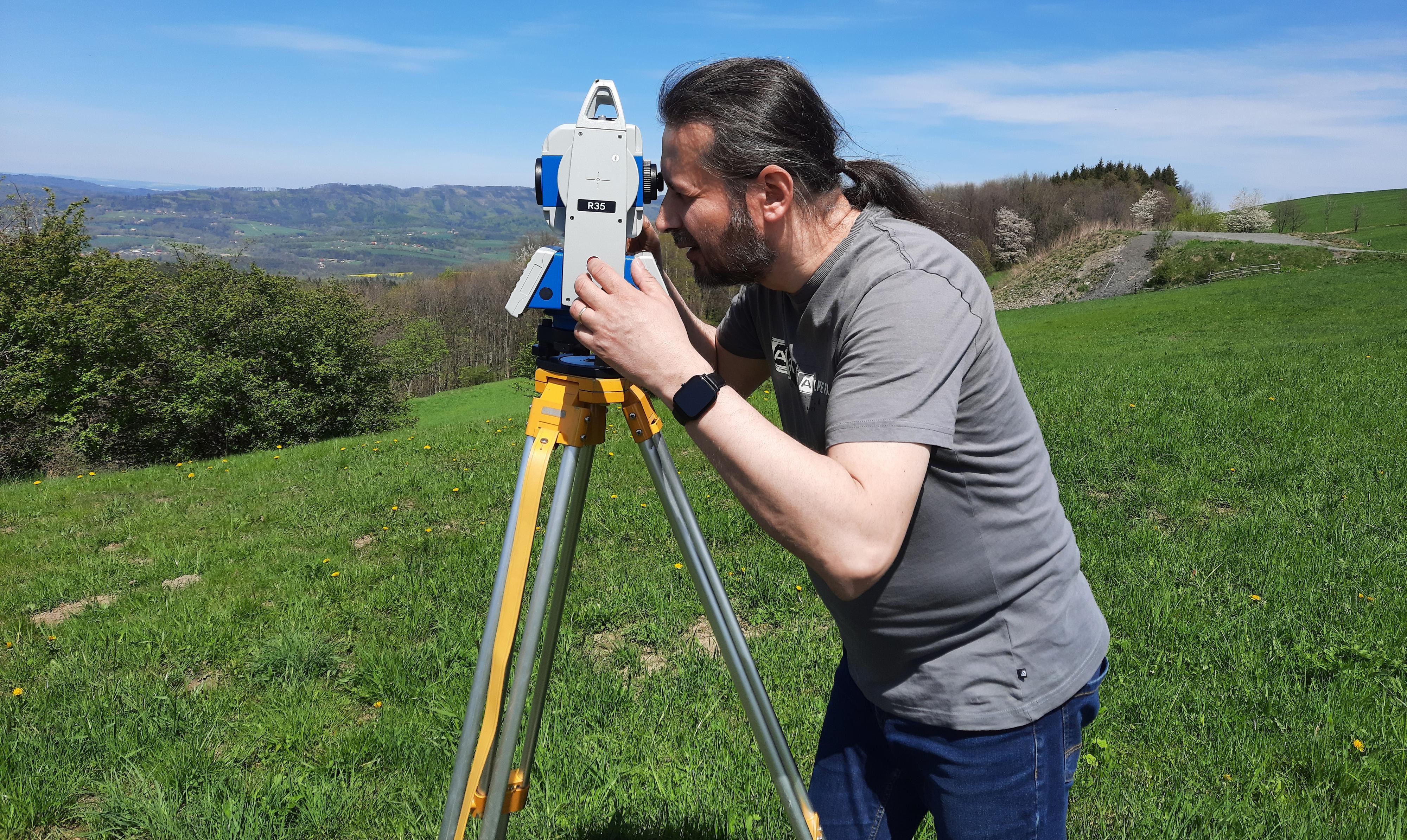 Ing. Miroslav Pelc - Výkon zeměměřických činností