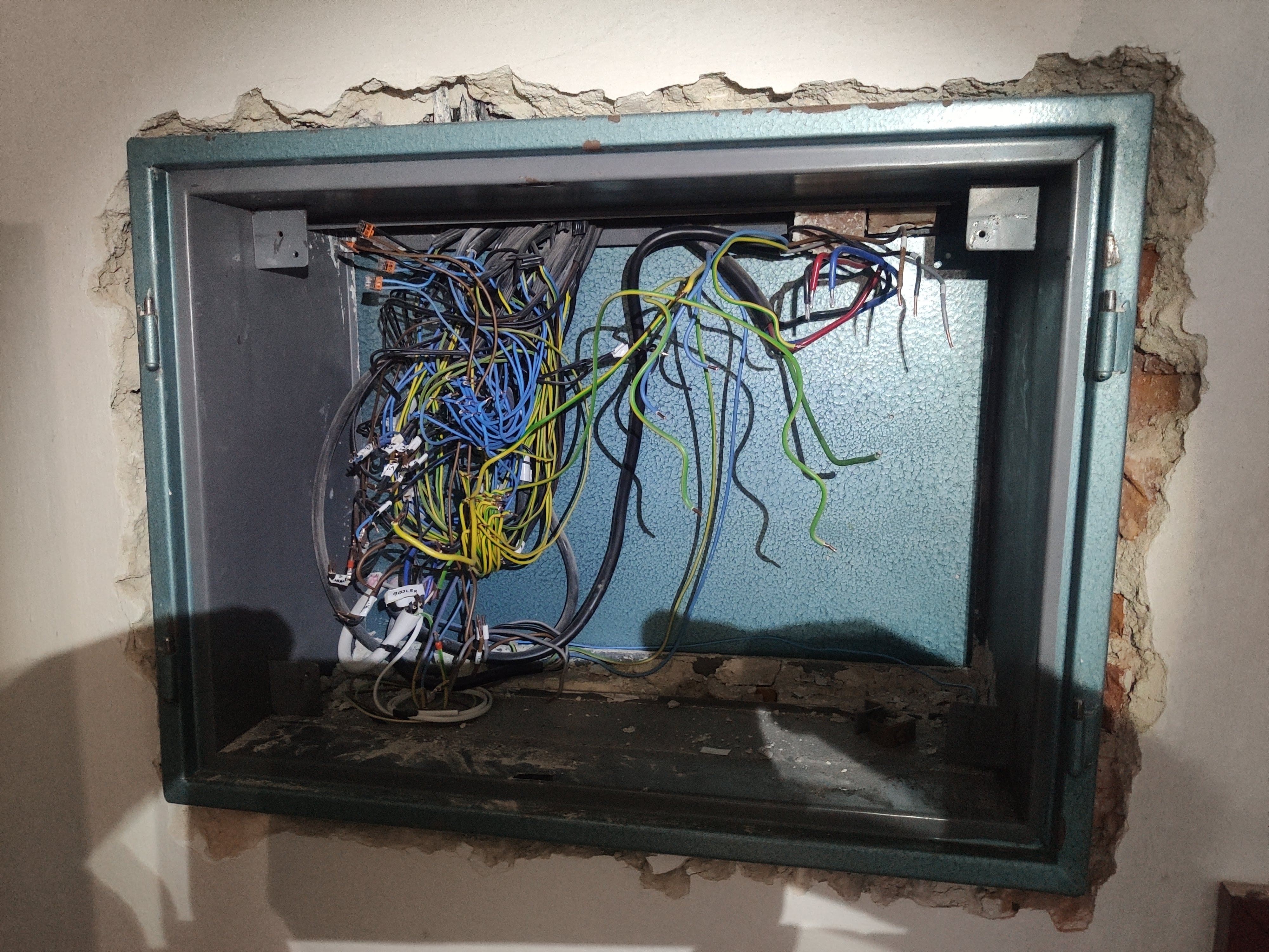 Kamil Krpec - Fotovoltaika, Elektroinstalace, Elektrikář foto 6