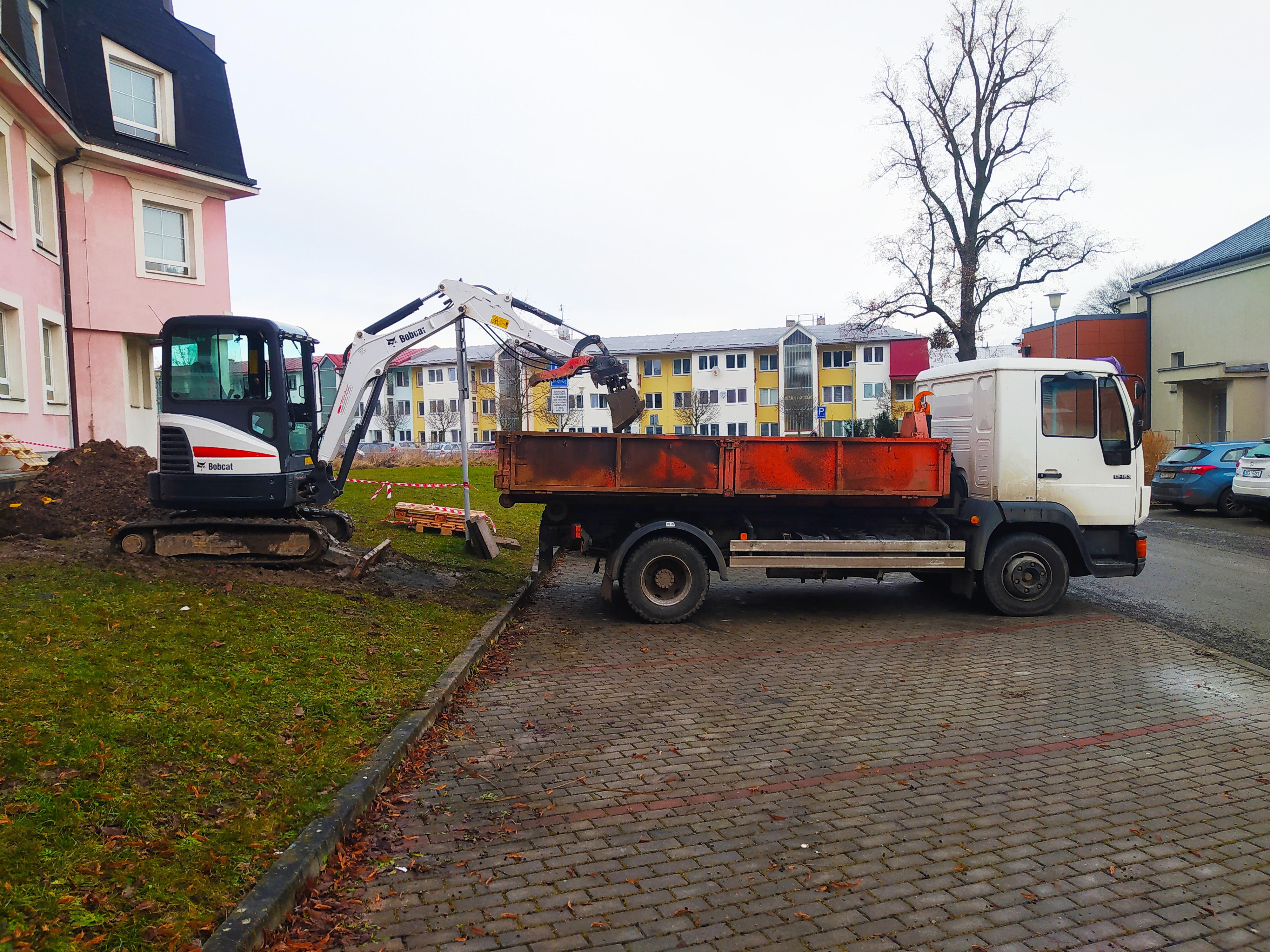 Jakub Smola - zemní práce foto 4