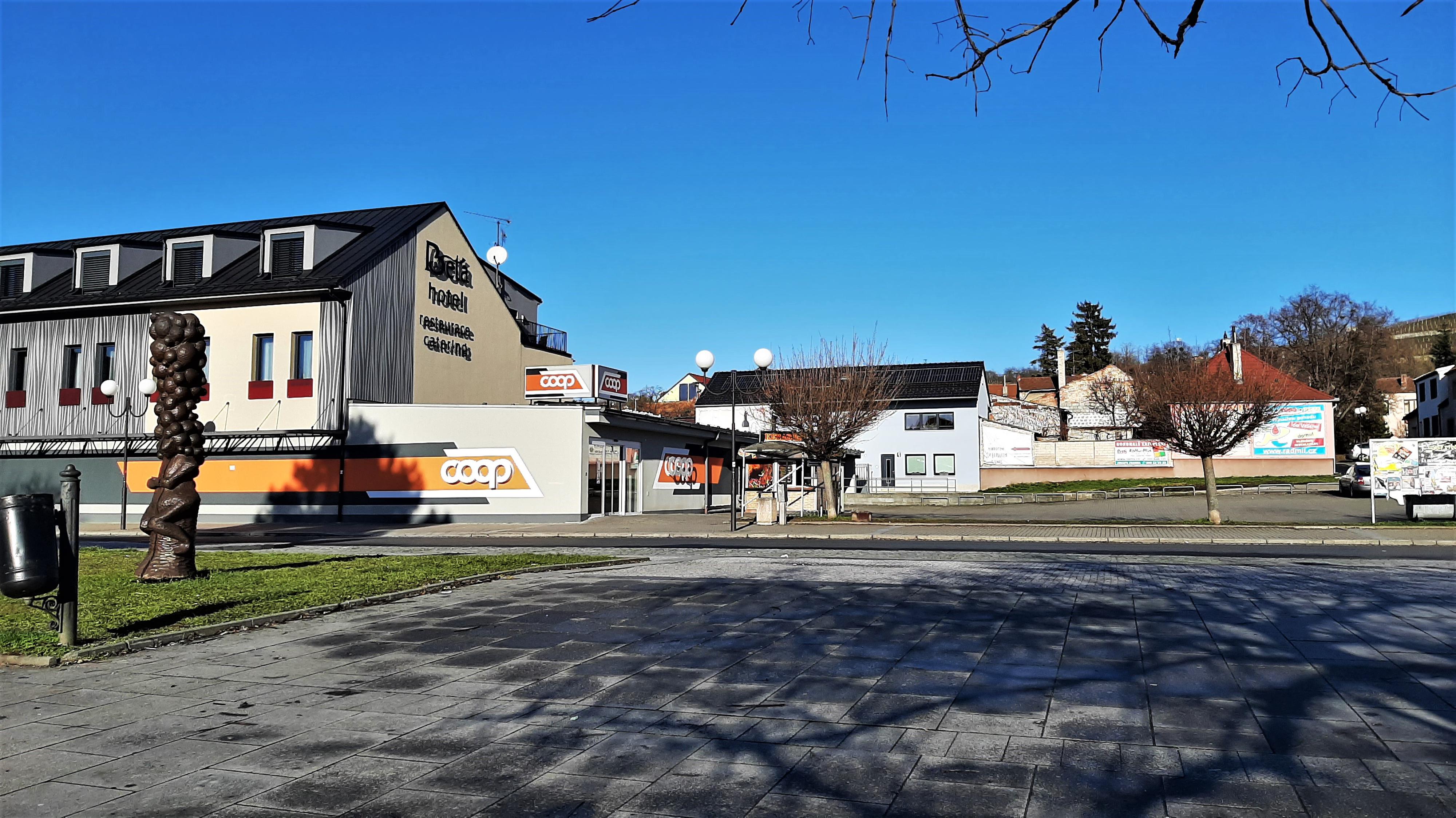 Jednota, spotřební družstvo v Hodoníně - COOP foto 2