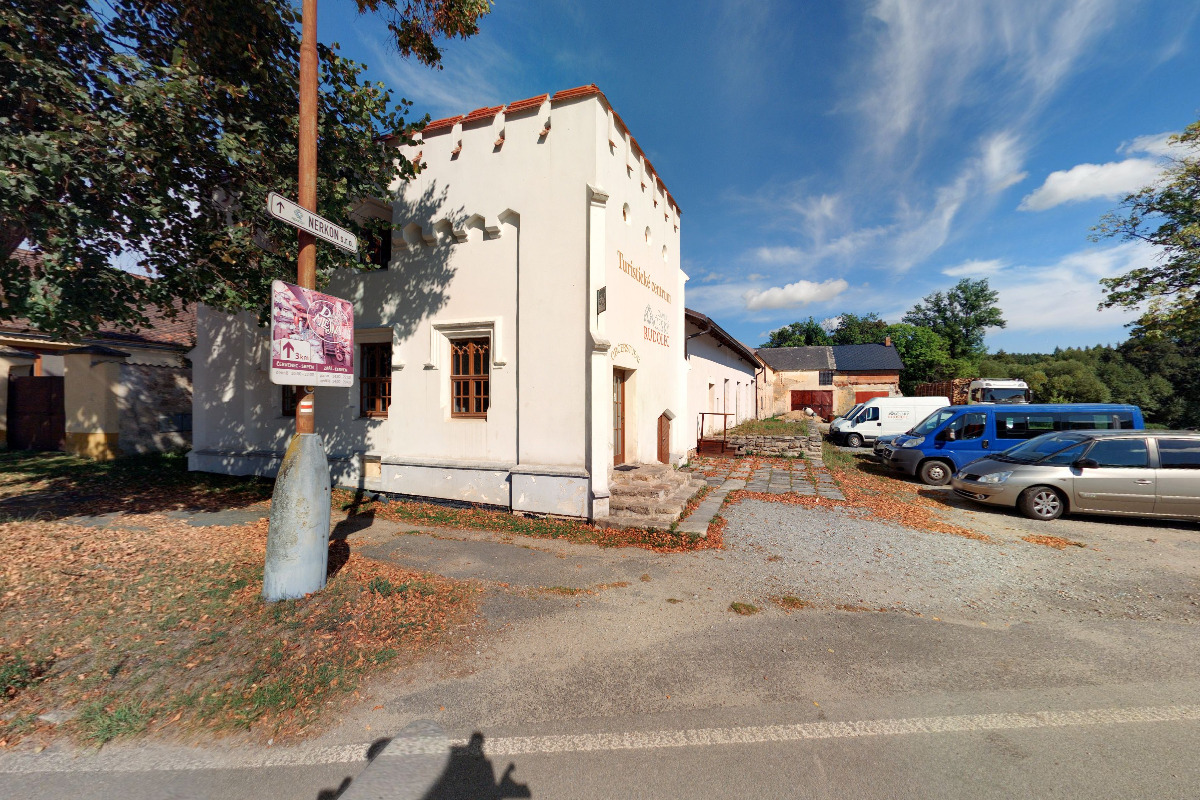 Cyklobar při Turistickém centru Zámku Český Rudolec