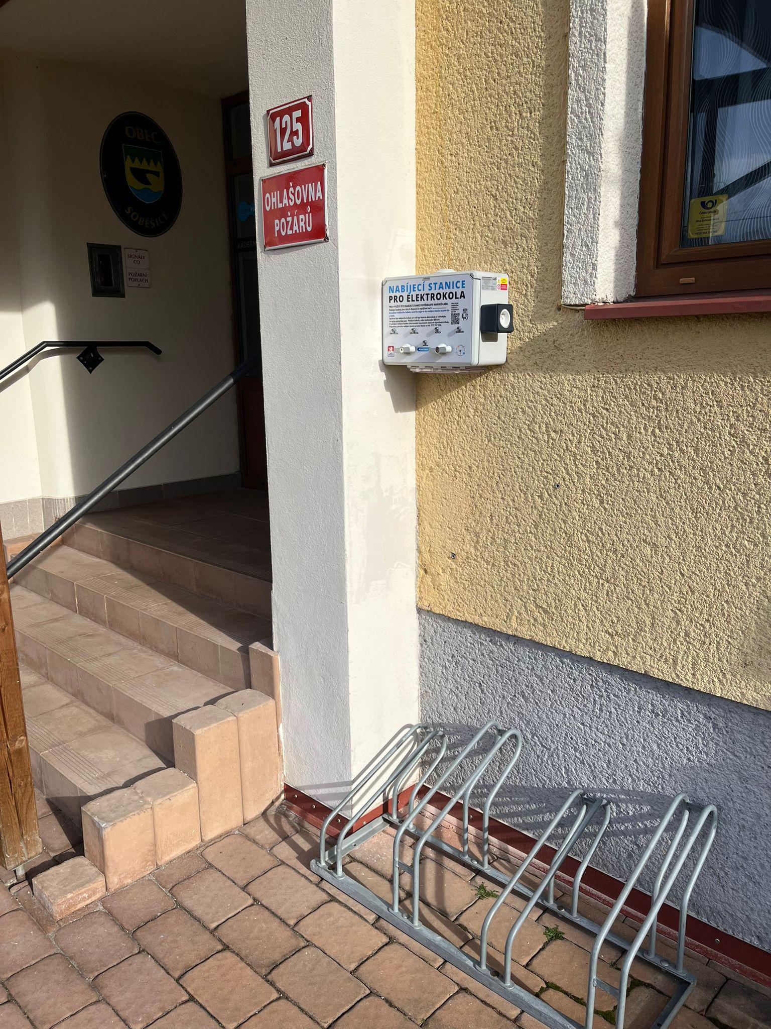 Nabíjecí stanice Obecní úřad Soběšice foto 3