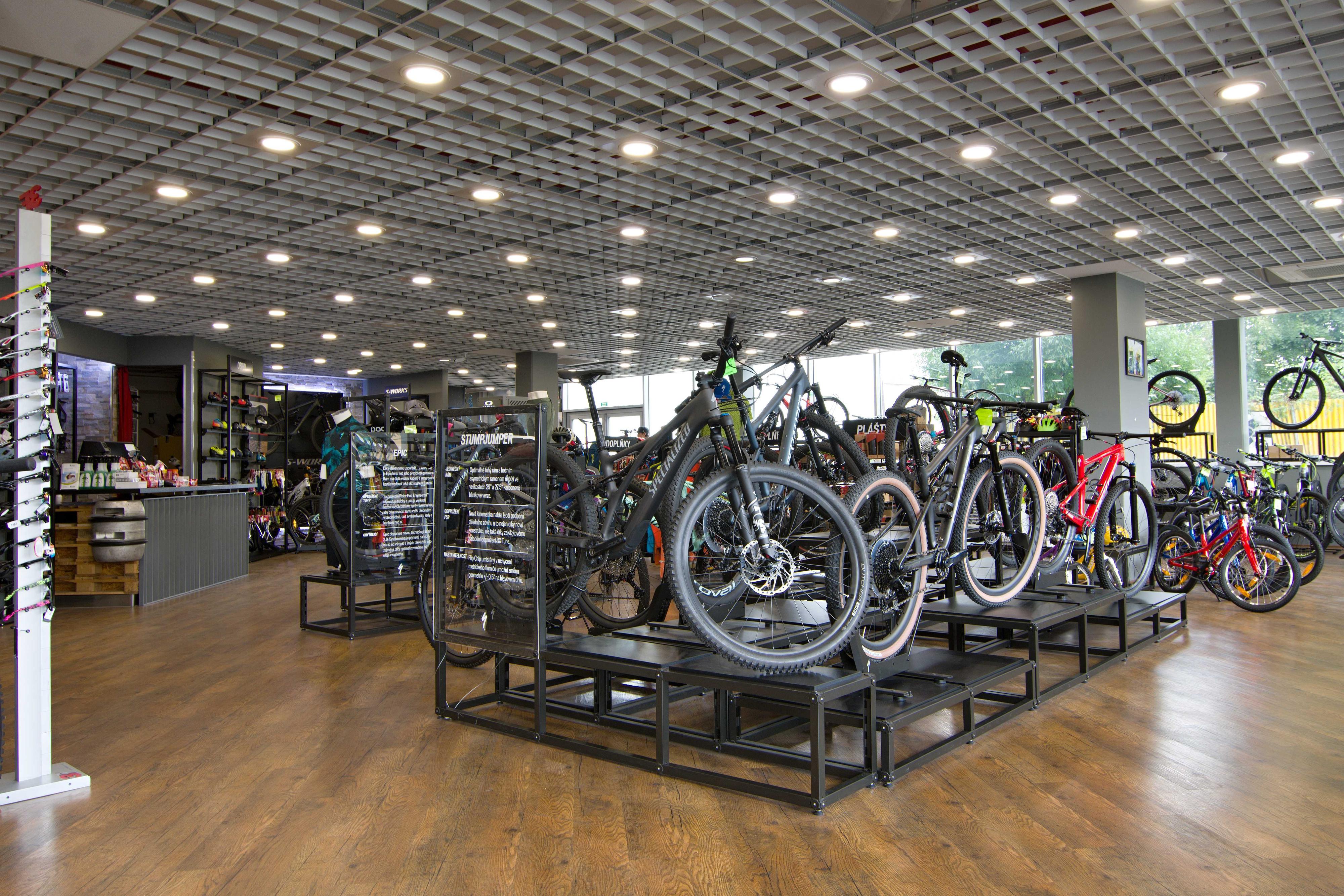 Specialized Concept Store Plzeň - Cyklocentrum Vondráček foto 3
