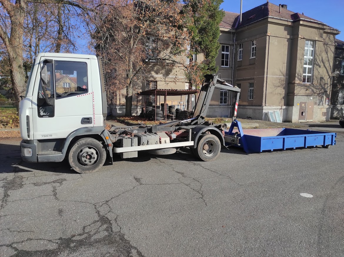 Kontejnerová doprava a zemní práce - Václav Koukl foto 2