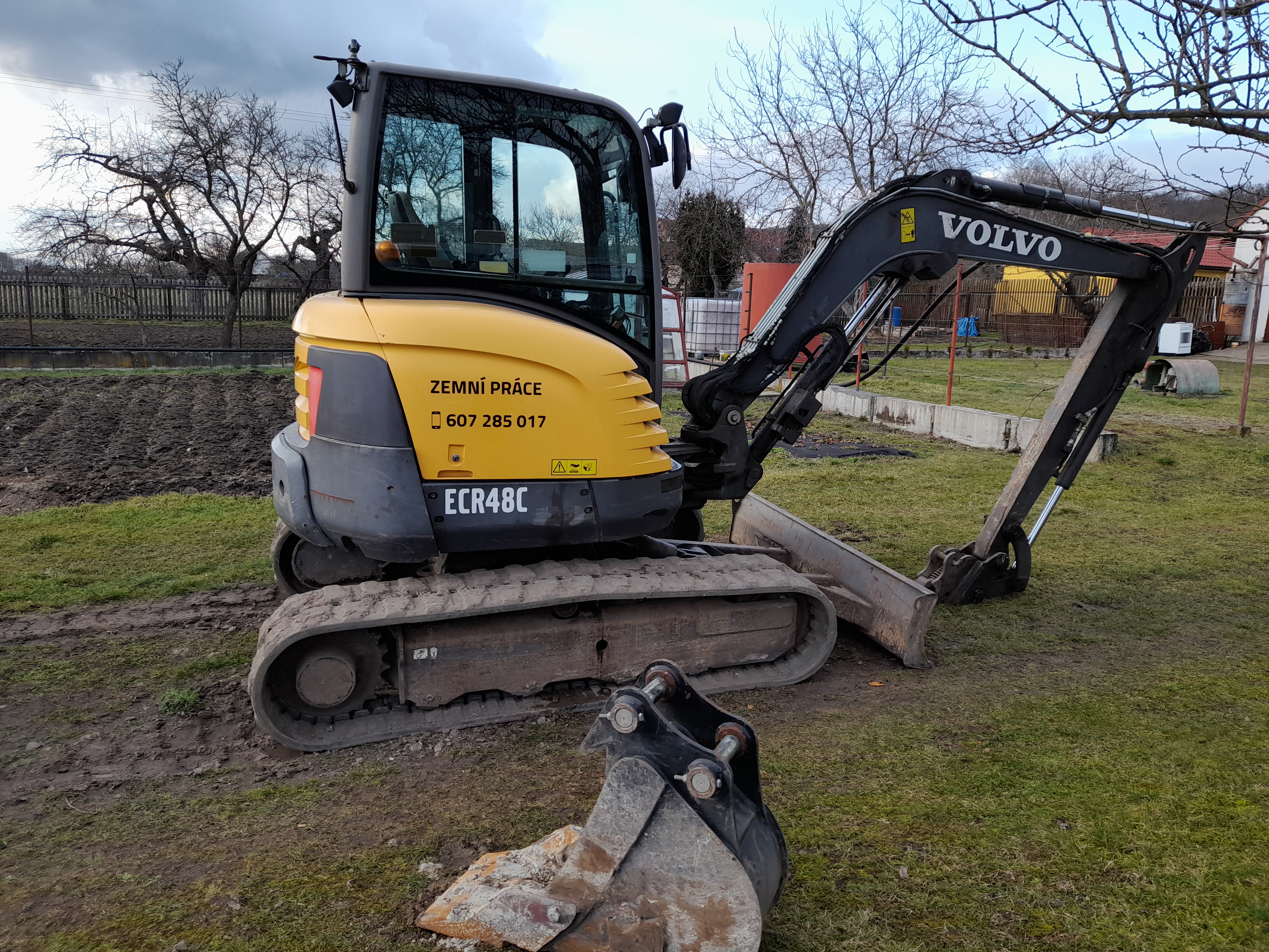 Zemní práce a kontejnerová doprava - Miloš Vysloužil foto 2