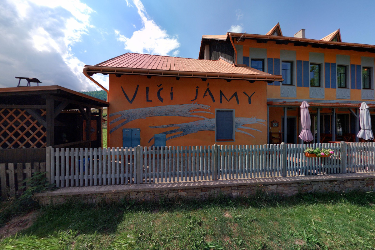 Penzion Vlčí Jámy - restaurace foto 4