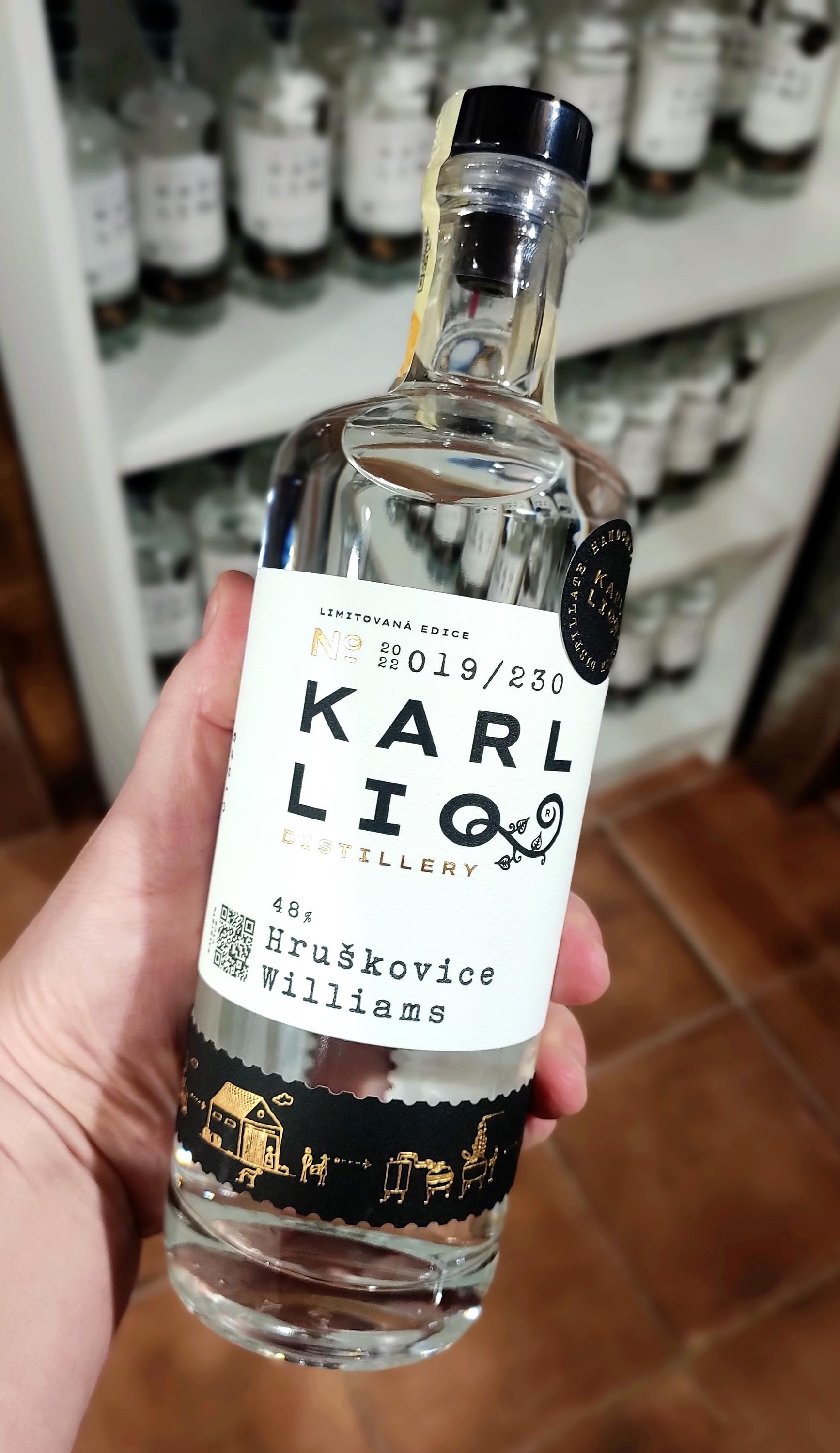Karl LIQ Distillery foto 3