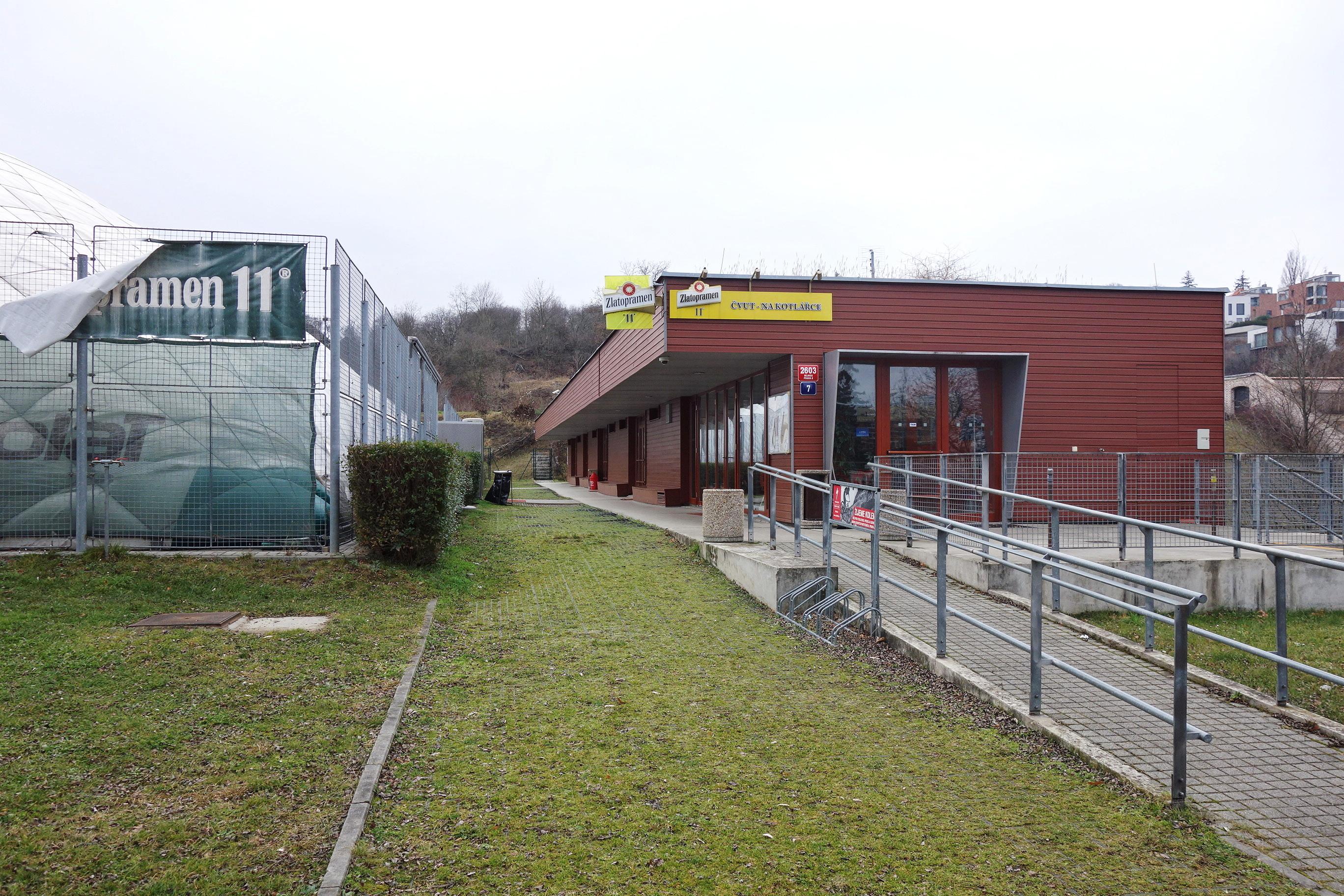 České vysoké učení technické v Praze - Víceúčelové sportoviště Kotlářka