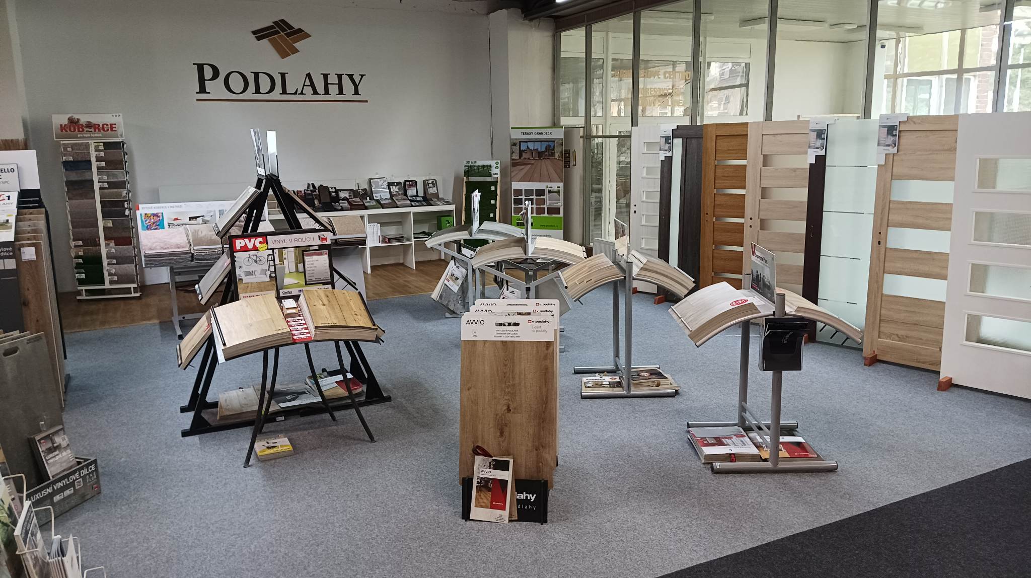 Podlahy - dveře Zvoníček foto 4