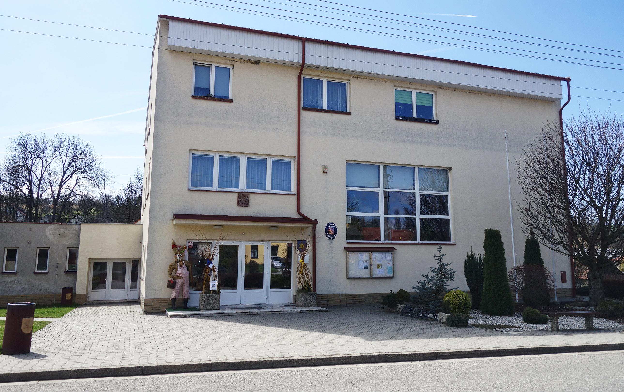 Hvězdlice - úřad městyse