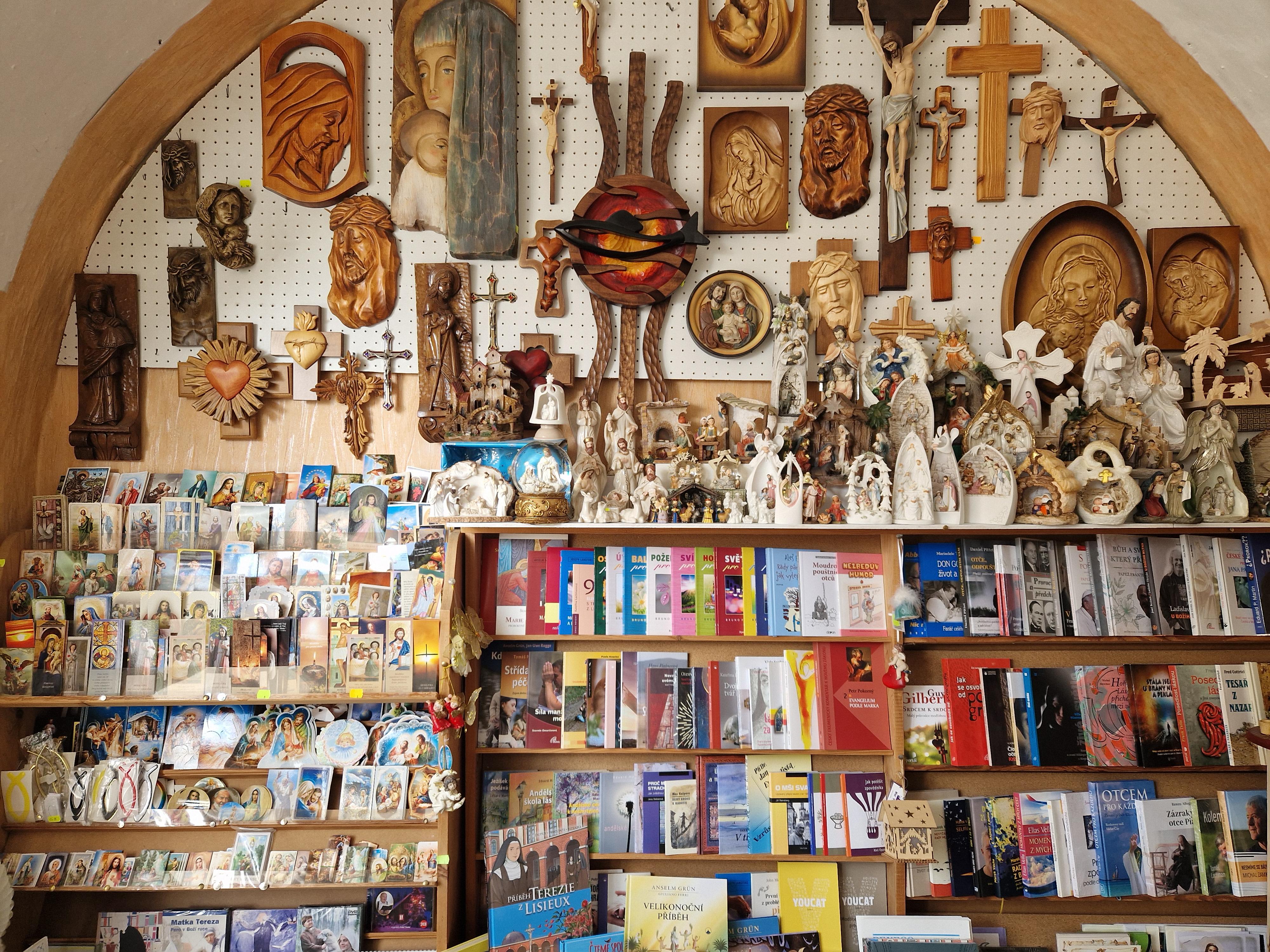 Miroslava Bastlová - Církevní potřeby foto 5