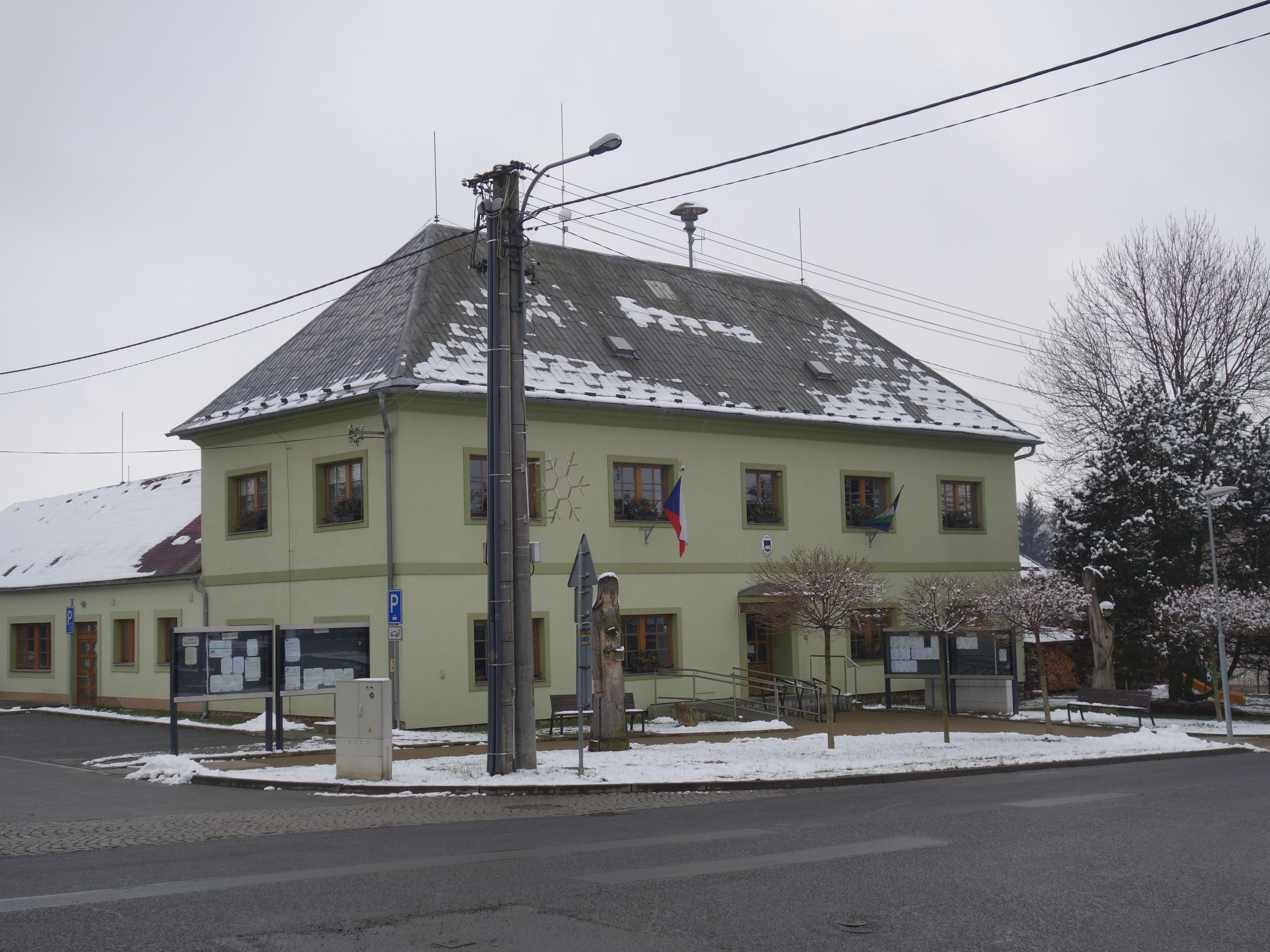 Nový Malín - obecní úřad foto 3