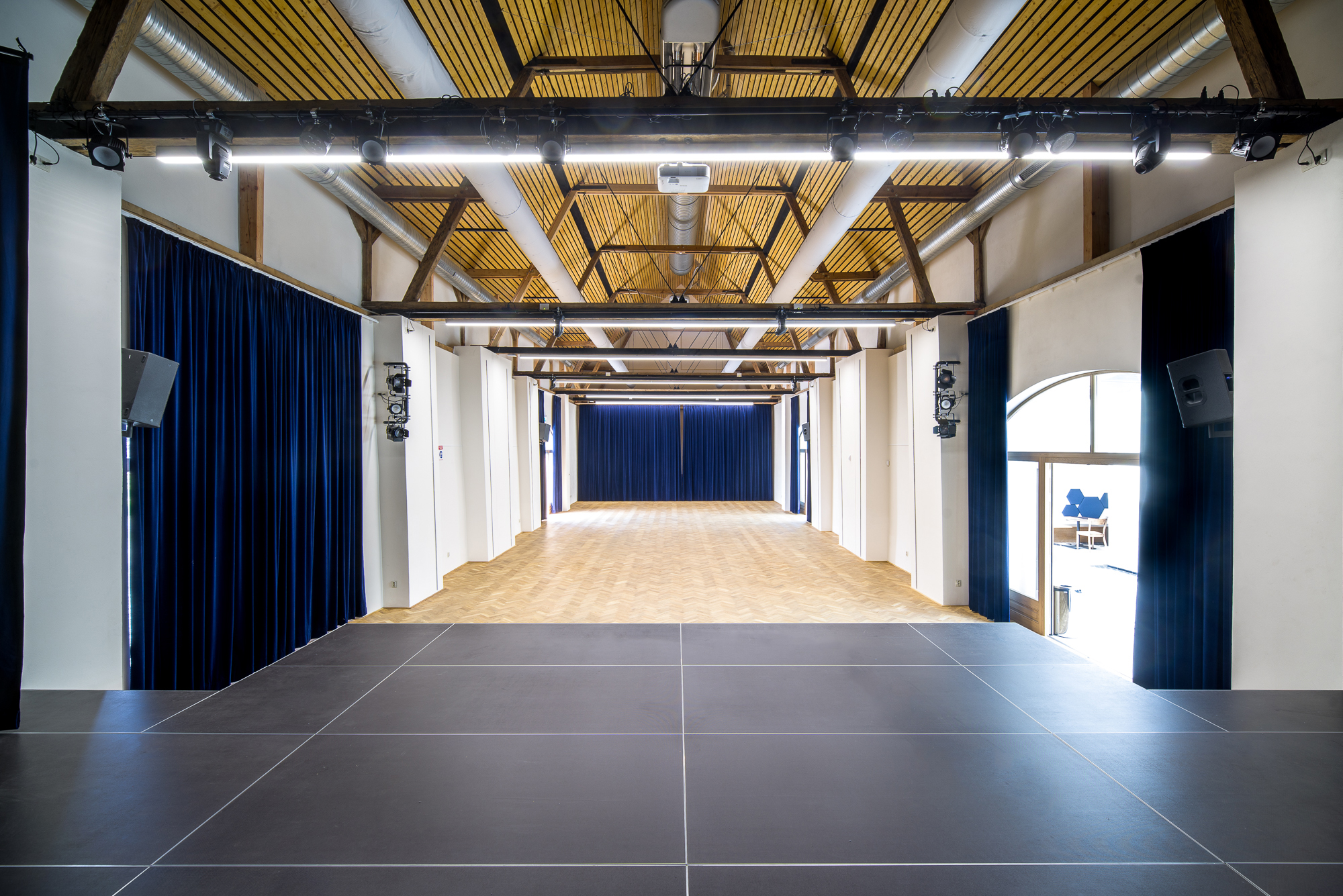 Chvalská stodola foto 4