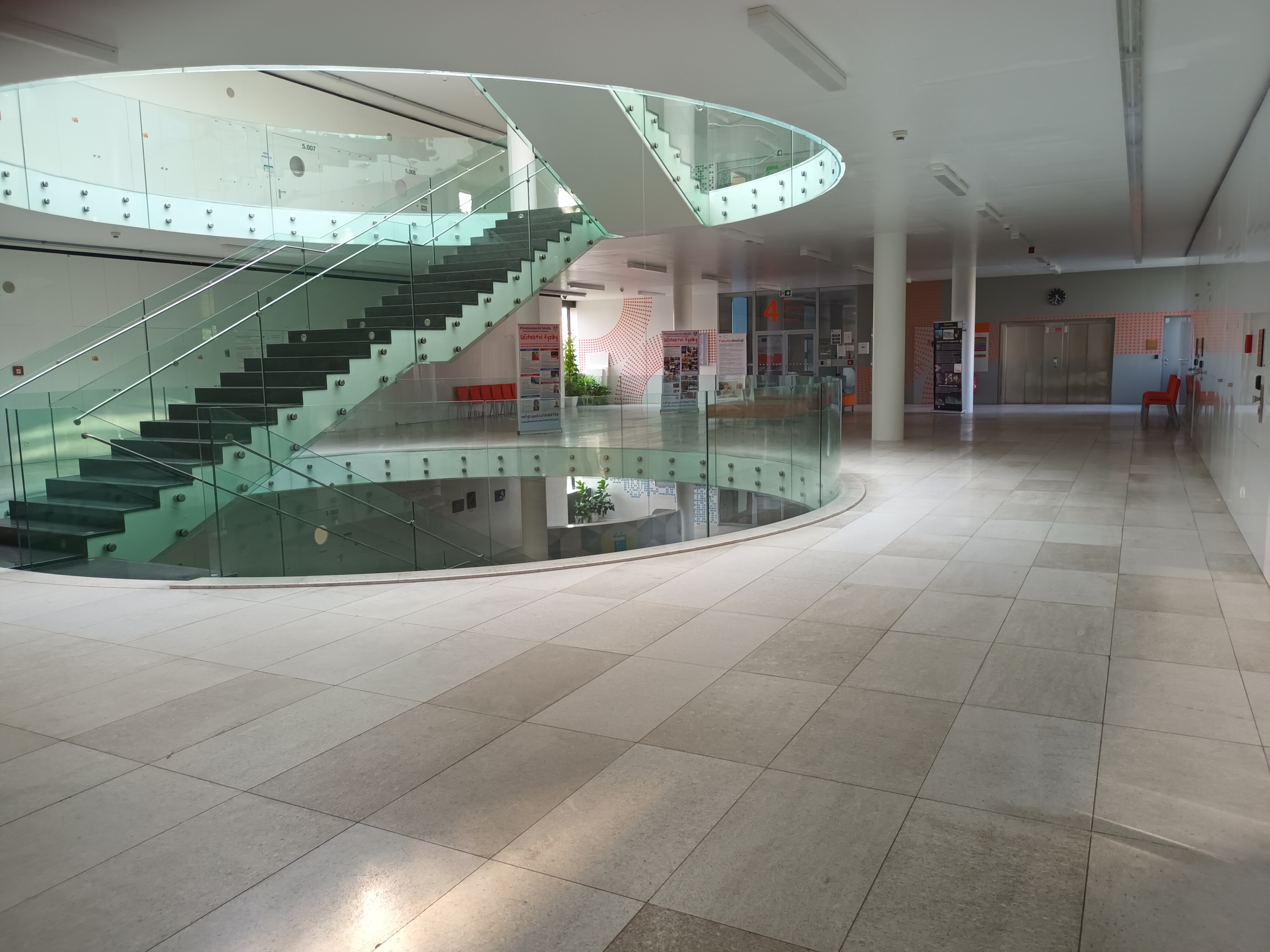 Univerzita Palackého v Olomouci - Katedra geologie Přírodovědecké fakulty foto 5