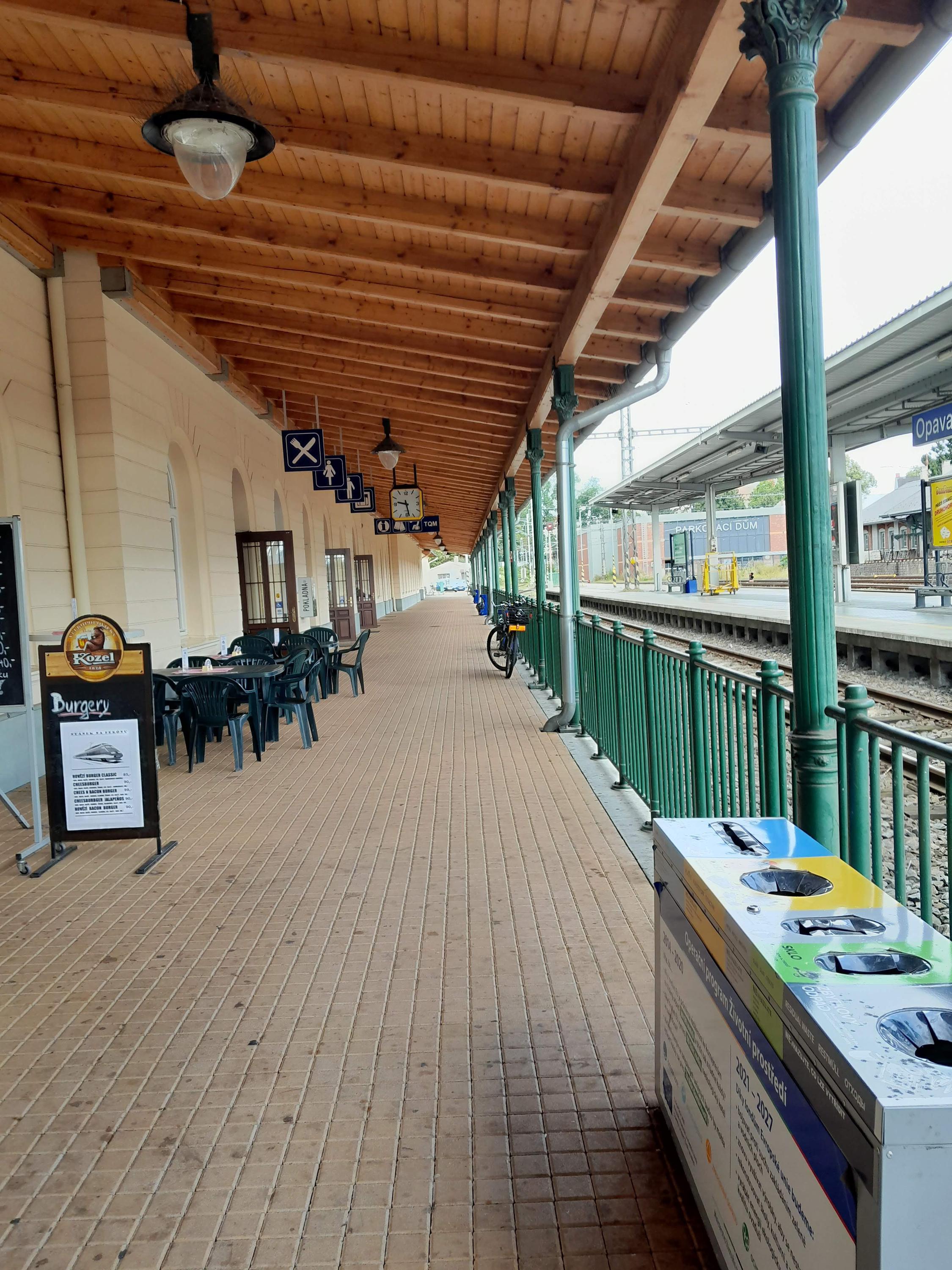 Železniční stanice Opava - východ foto 4