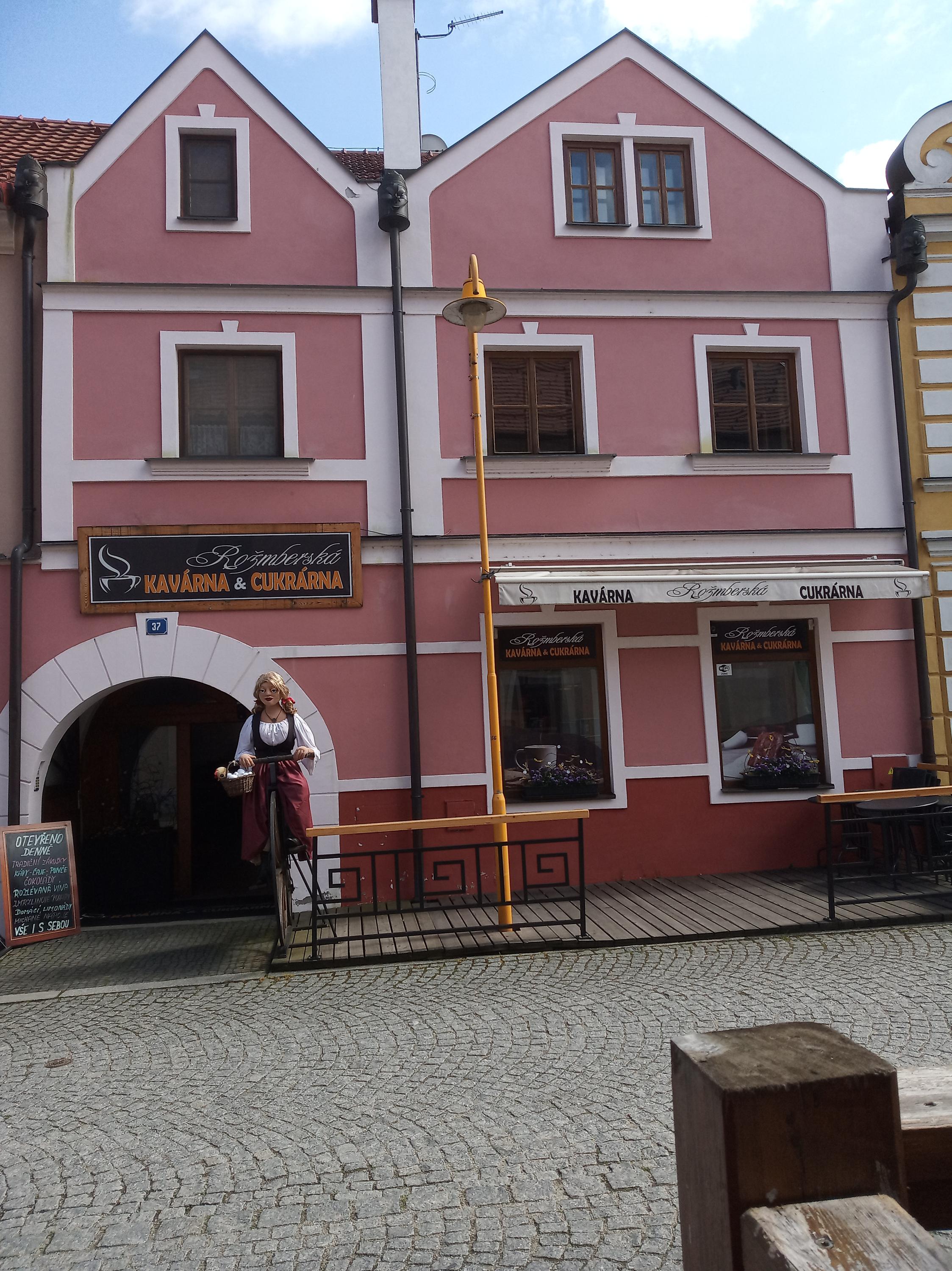 Rožmberská kavárna foto 2