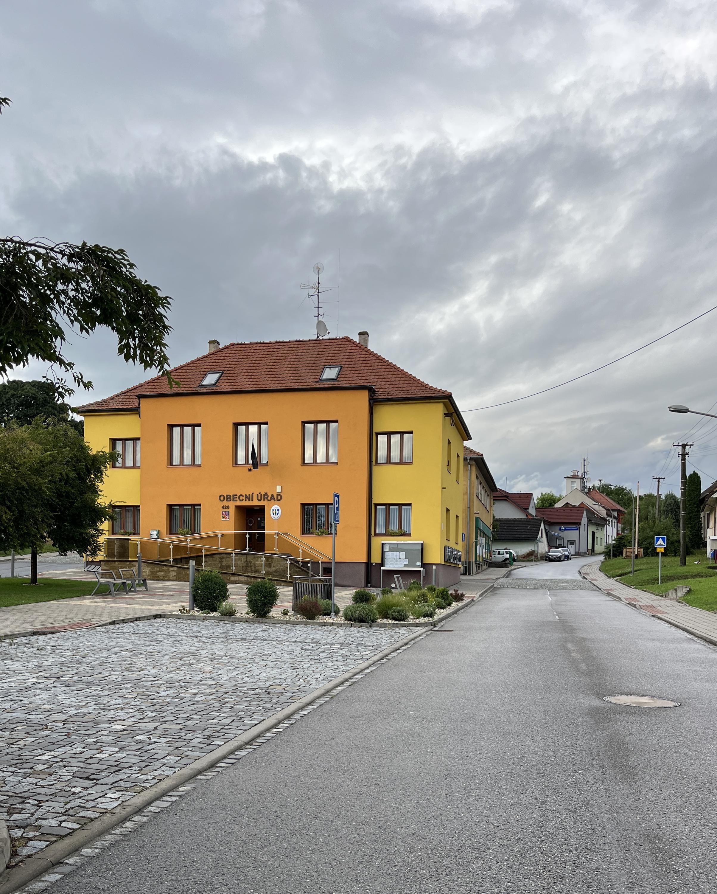 Topolná - obecní úřad foto 6