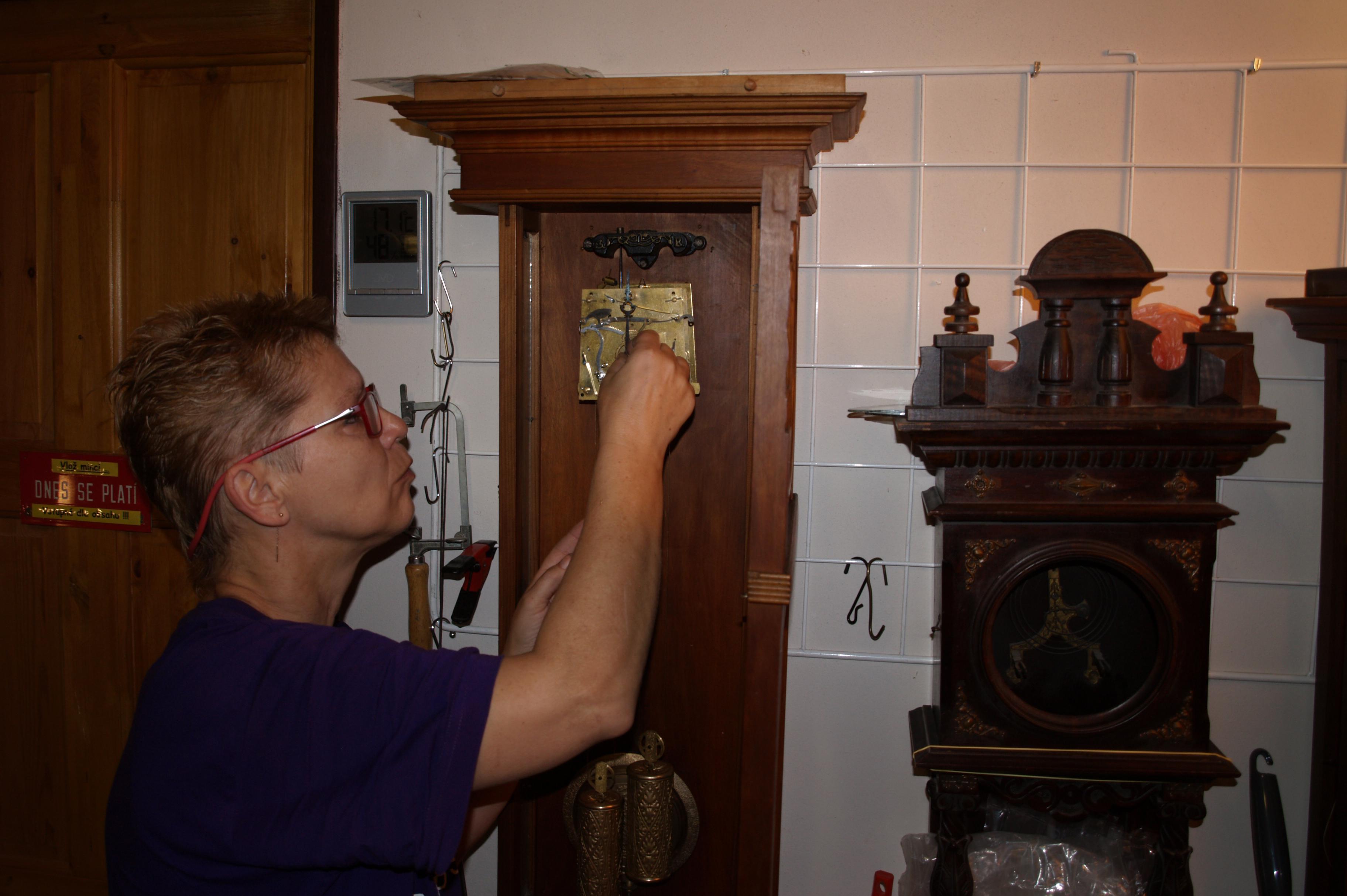 Hodinářka Zdeňka Pečánková - opravy starožitných hodin